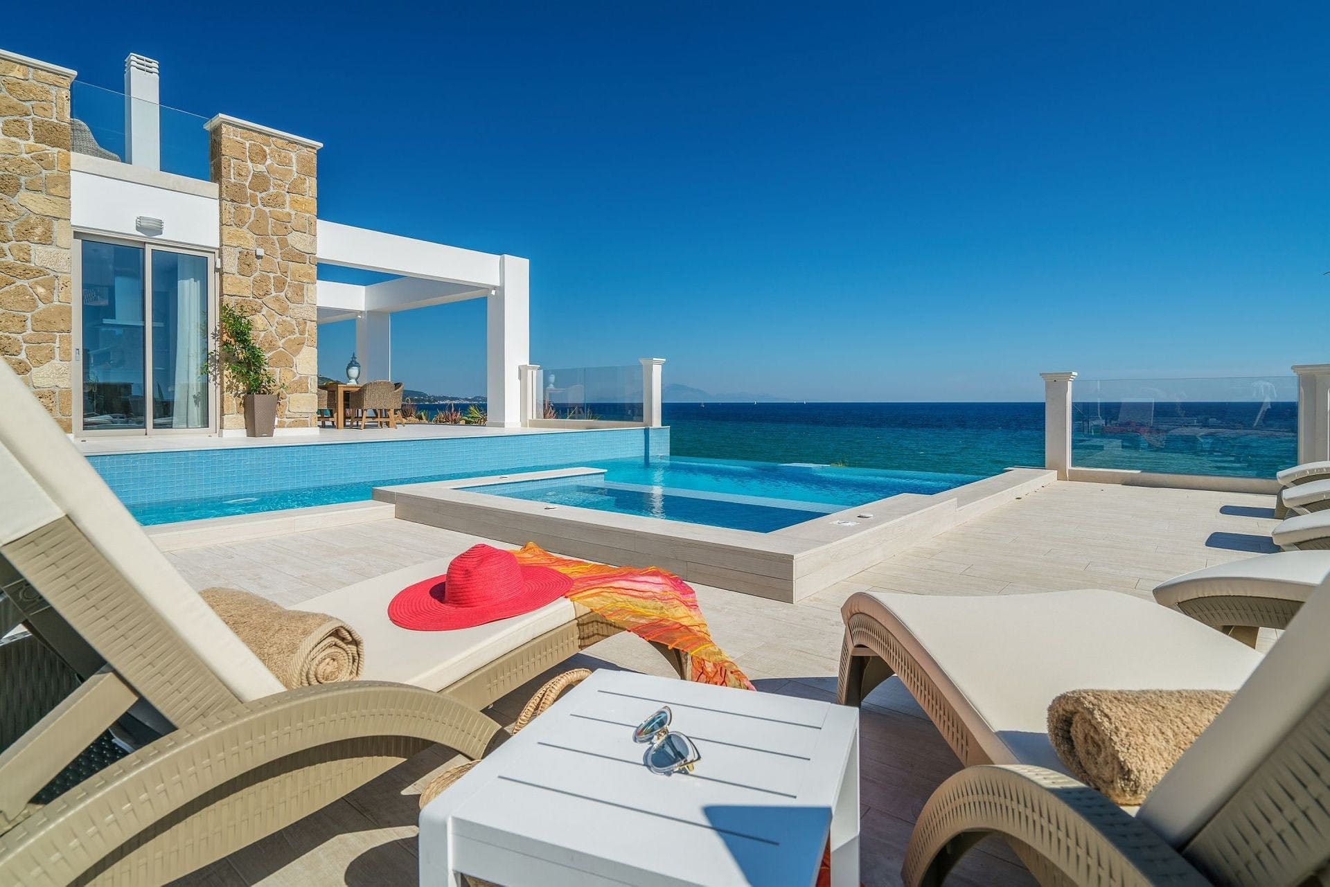 Villa Meltemi Vasilikos: 3-Bedroom Luxury Apartment with Infinity Pool, Vasilikos