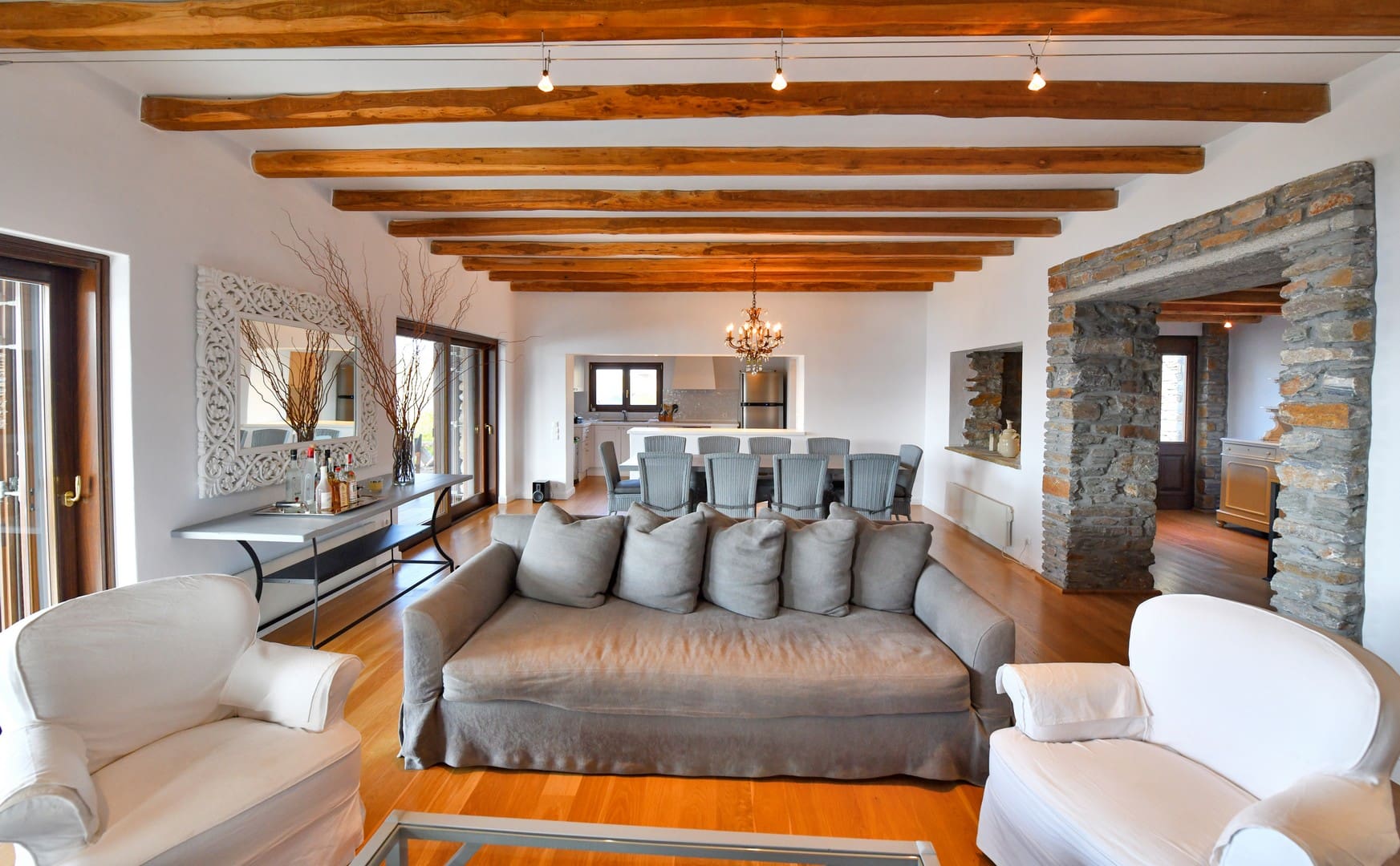 Villa Meltemi Vourkari: 4-Bedroom Apartment with Seaview and Pool, Kea