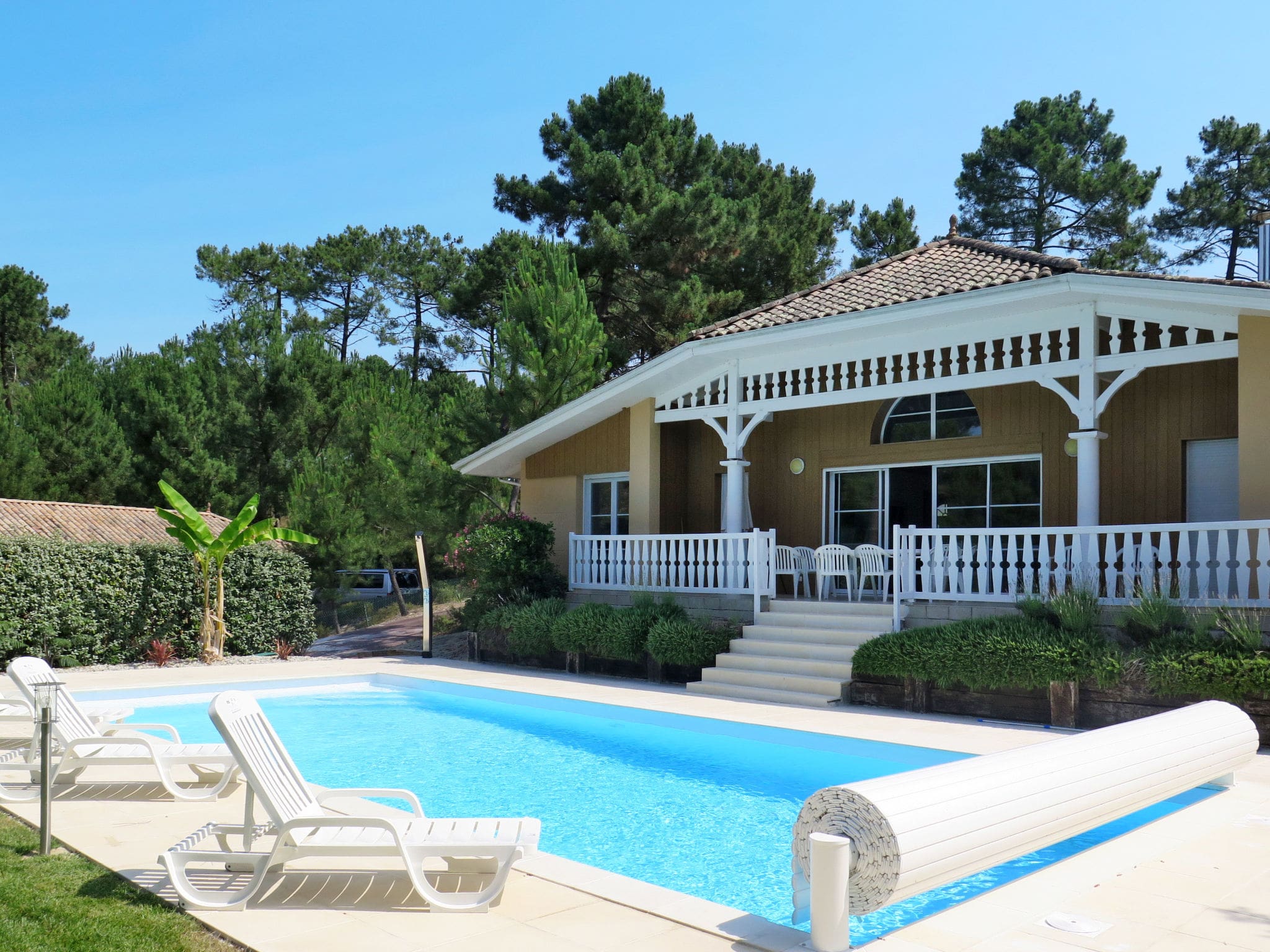 Villa Mimizan Lacanau: Stunning 3-Bedroom Holiday Home with Private Pool and Golf Course Access in Southwest France