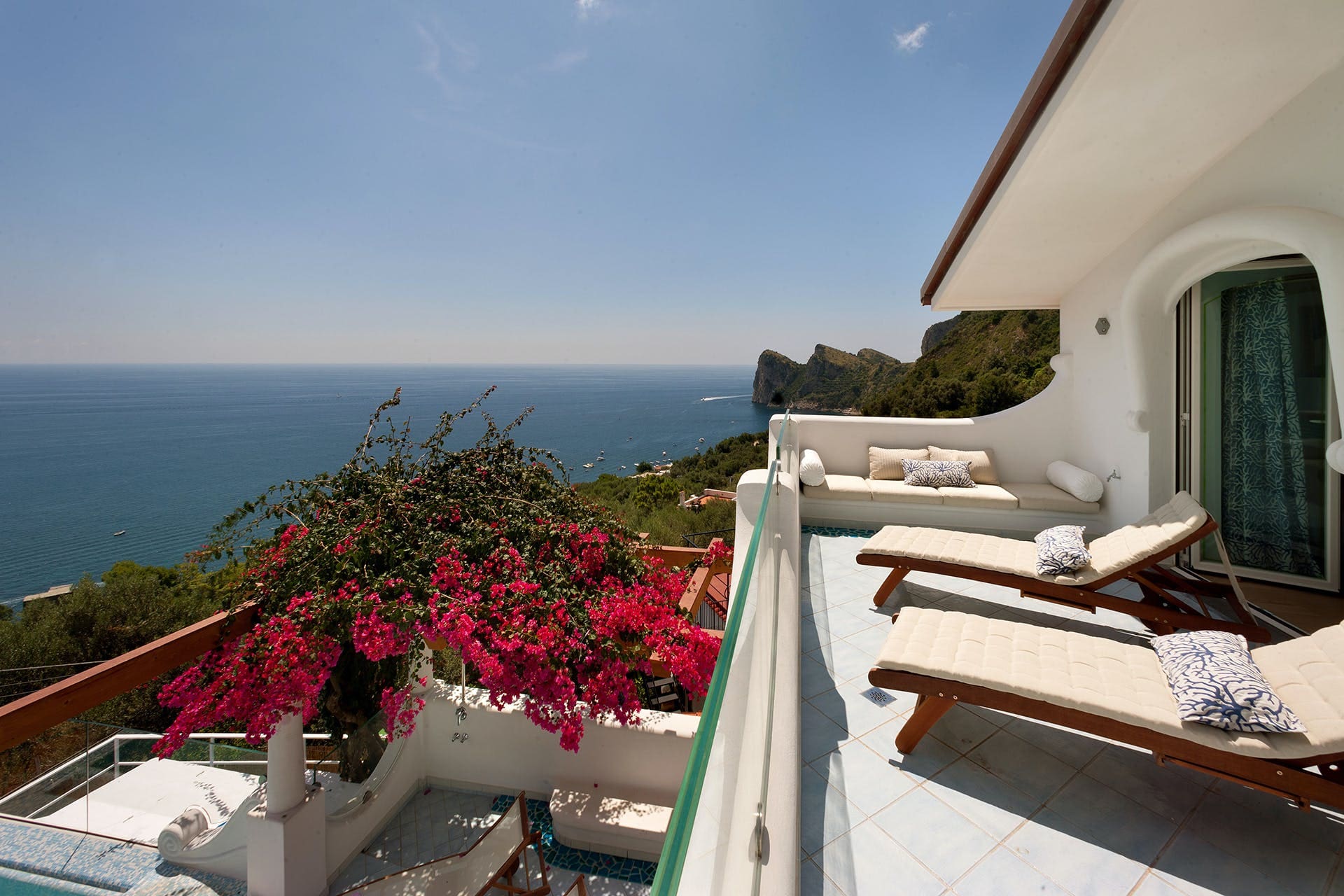 Villa Mirto Sorrento: 5-Bedroom Luxury Villa with Stunning Seaview and Pool, Sorrento