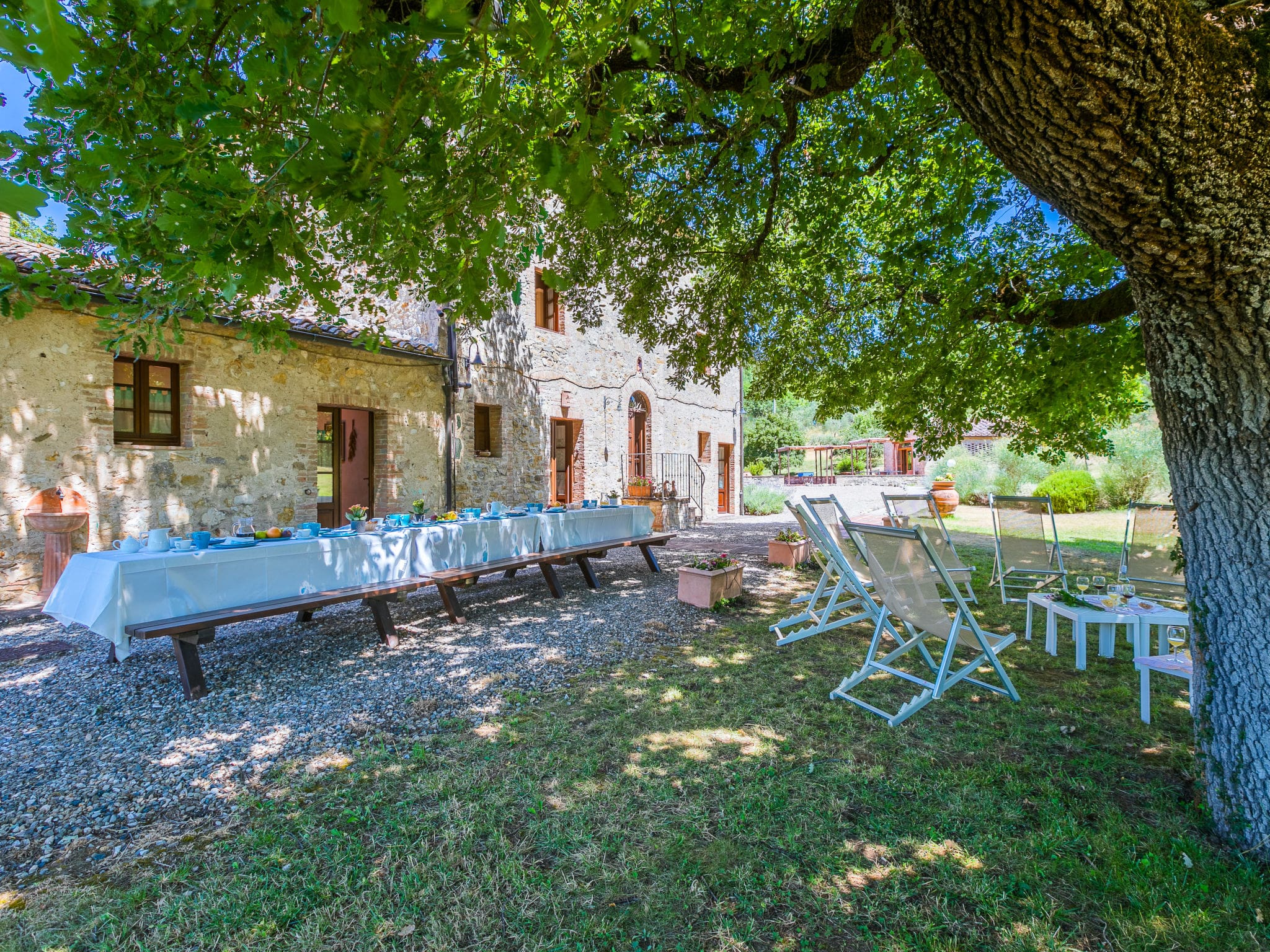 Villa Montagnola Elsa: Spacious 8-Bedroom Tuscan Villa with Private Pool and Panoramic Countryside Views