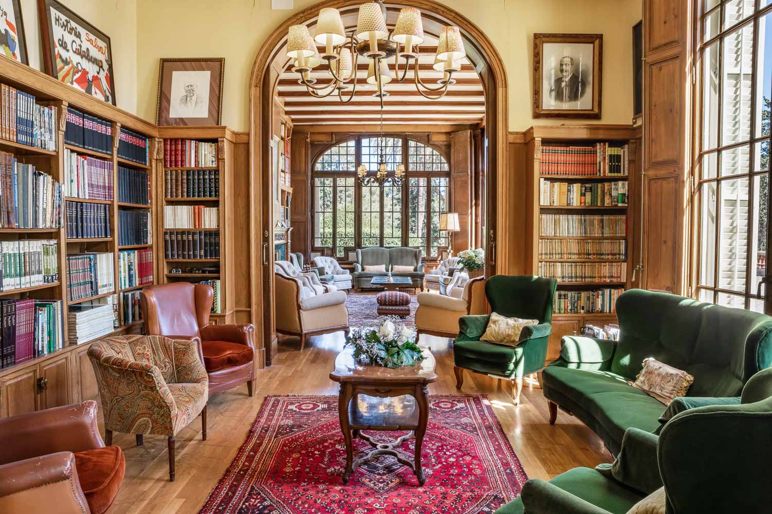 Villa Montalt Barcelona: Luxury 14-Bedroom Villa with Seaviews and Pool, Barcelona