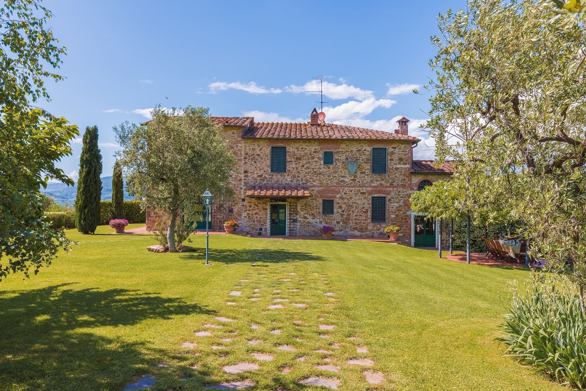 Villa Monte Albano: 7-Bedroom Luxury Villa with Pool and Hot Tub, Tuscany