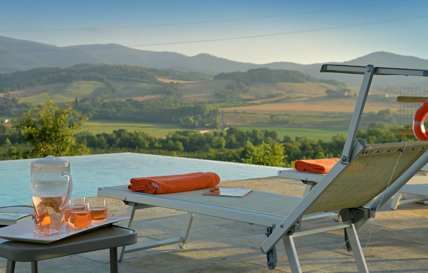 Villa Monte Amiata Grosseto: Opulent 6-Bedroom Villa with Infinity Pool, Tuscany