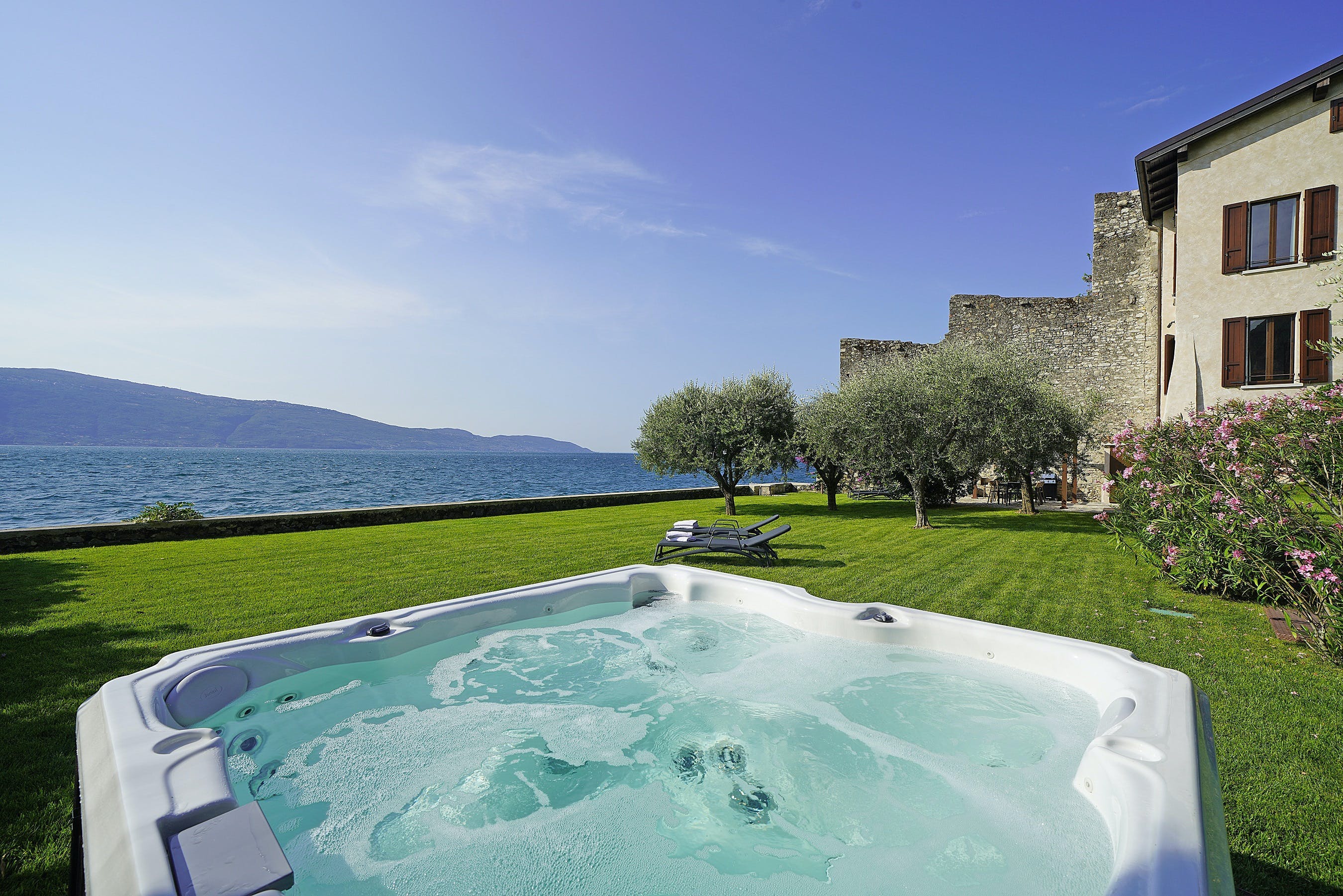 Villa Monte Baldo Verona: Luxury 3-Bedroom Villa with Hot Tub and Lake Views, Verona