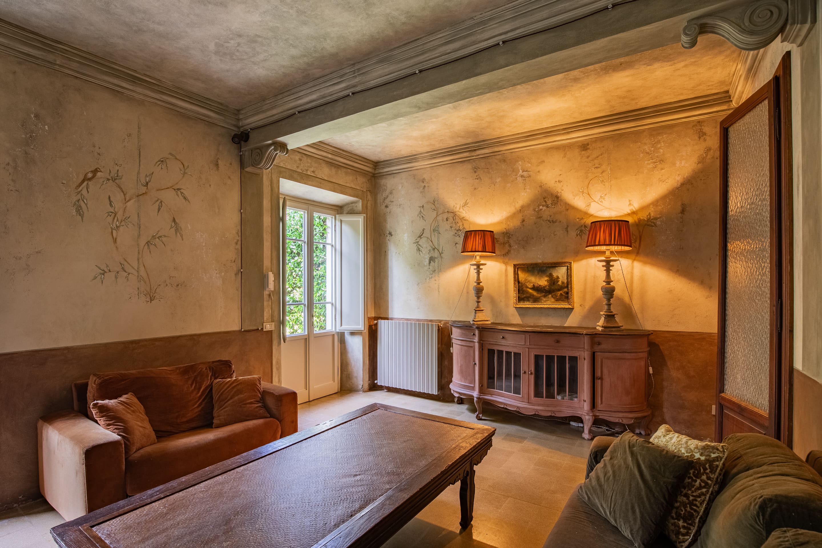 Villa Montecarlo Lucca: 4-Bedroom Luxury Villa with Heated Pool, Lucca