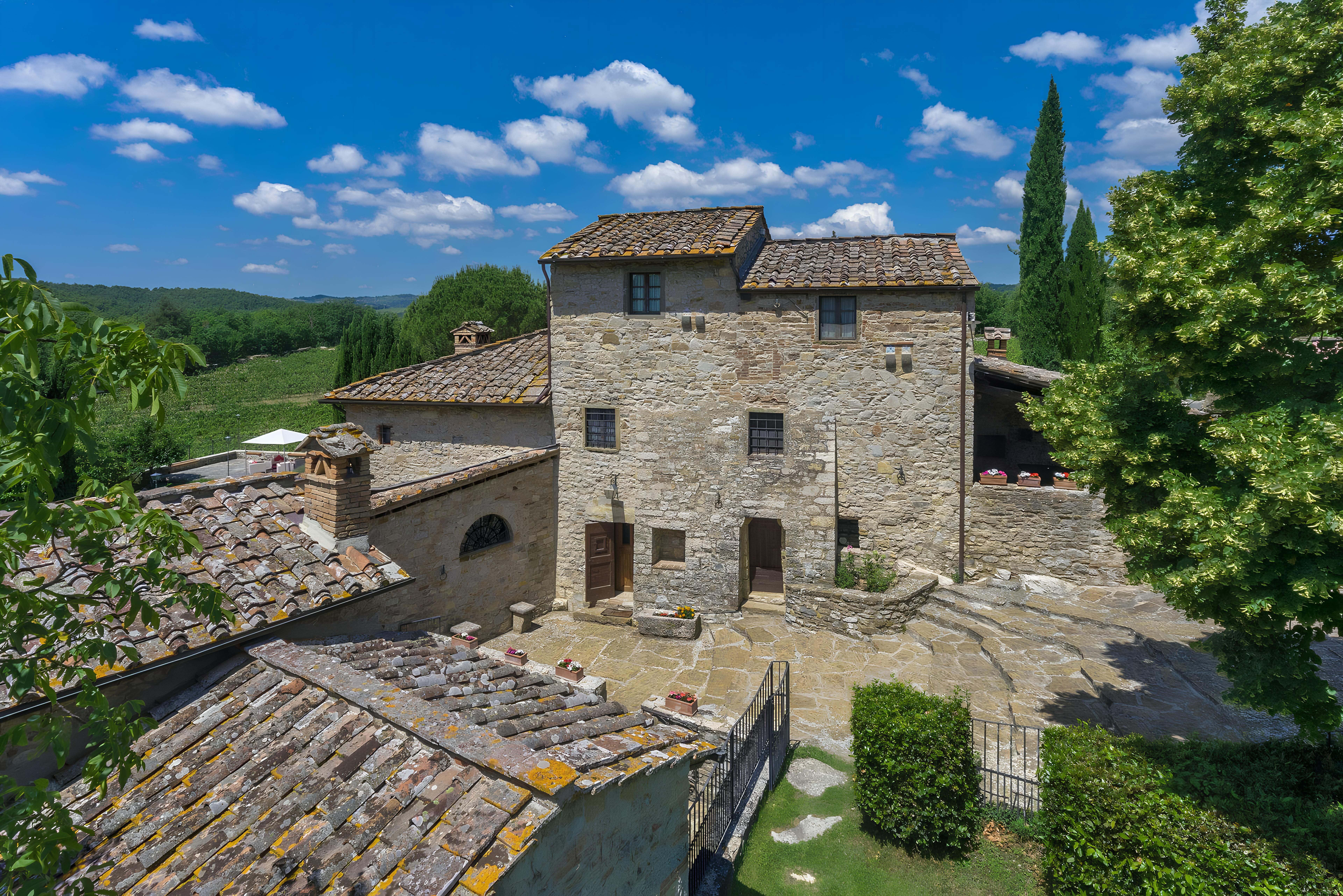 Villa Montechianti Gaiole: Luxury 4-Bedroom Villa with Pool in the Heart of Chianti, Tuscany