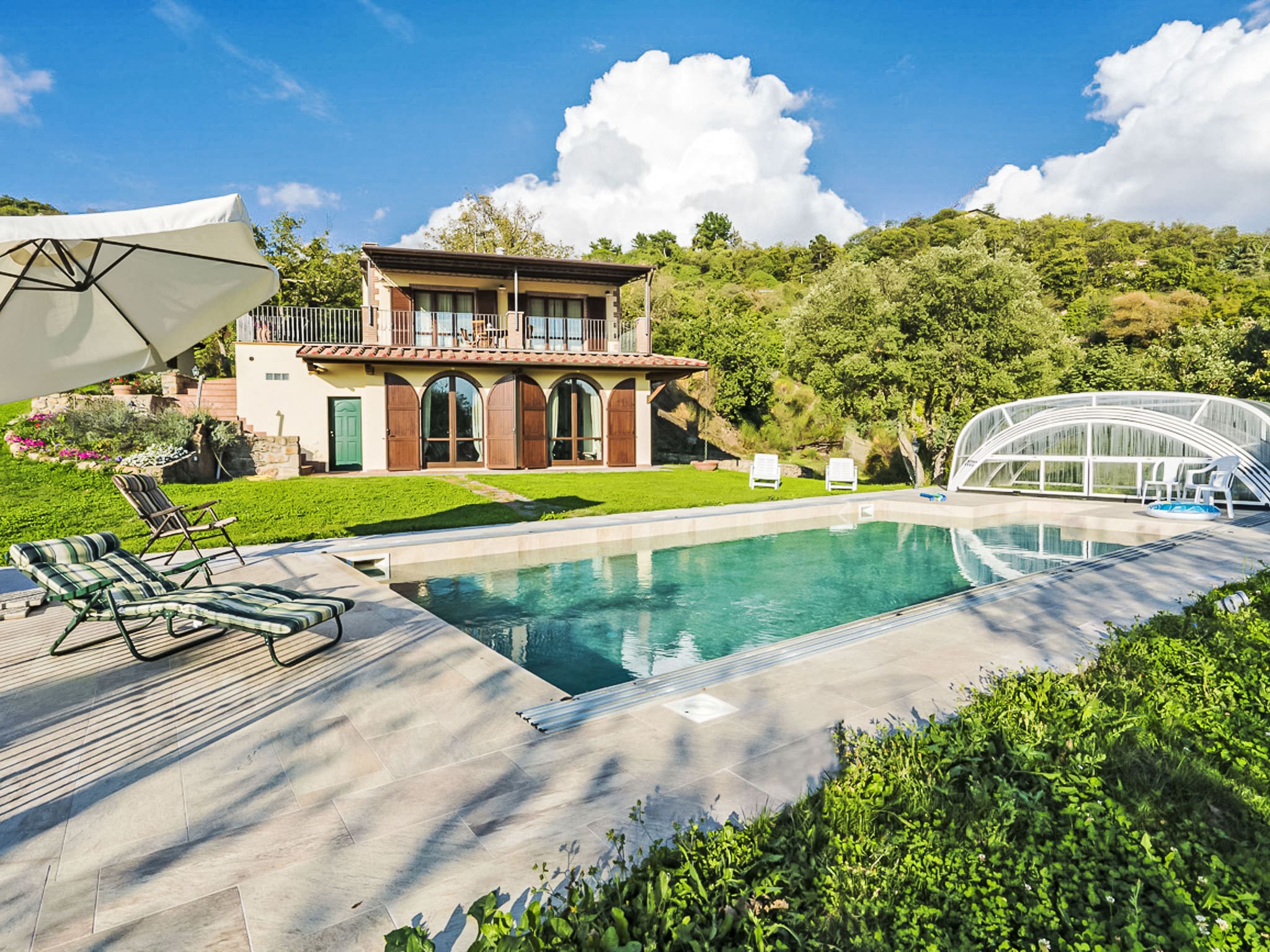 Villa Montepescali Sassofortino: Stunning 3-Bedroom Tuscan Villa with Panoramic Sea Views and Heated Pool in Maremma Countryside