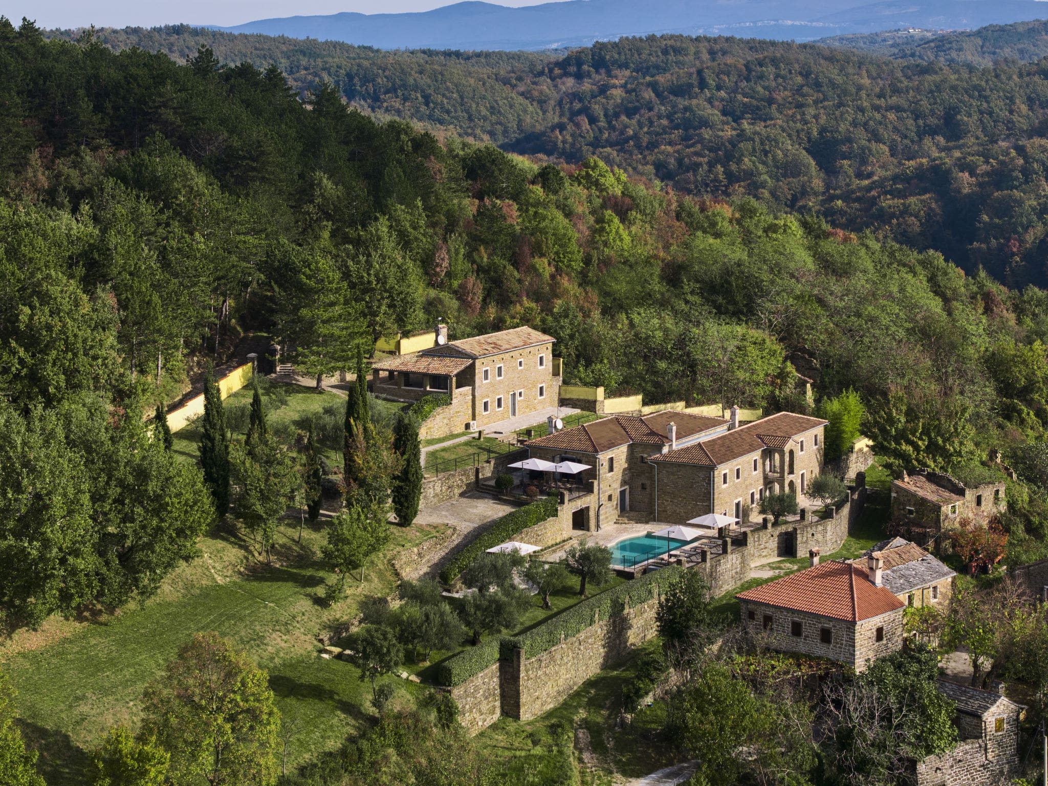 Villa Motovun Grožnjan: Spectacular 6-Bedroom Villa with Heated Pool and Spa Complex for 12 Guests in Istrian Countryside