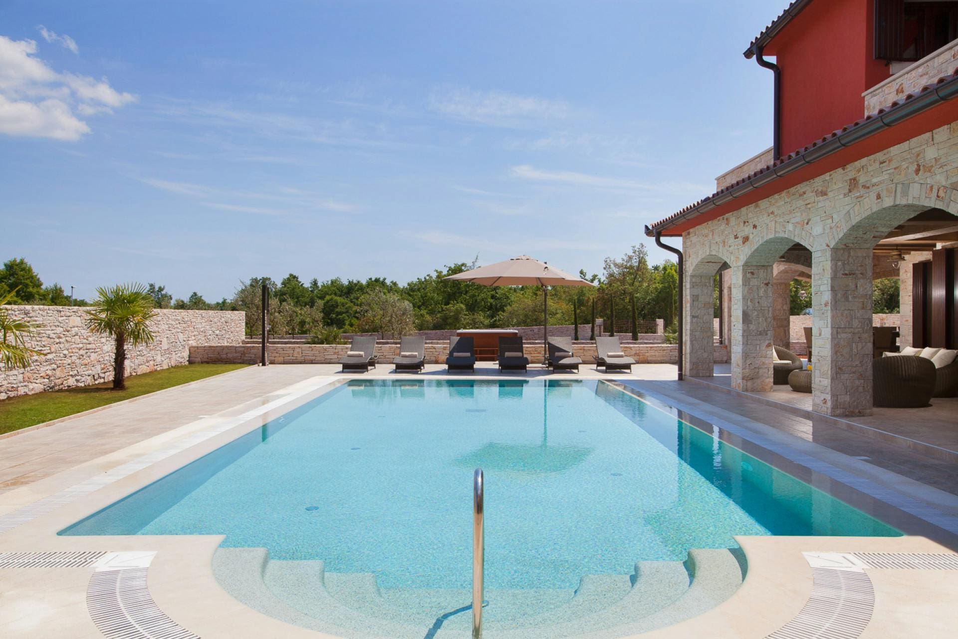 Villa Motovun Istria Istria 2: Luxury 4-Bedroom Apartment with Pool and Sauna, Istria