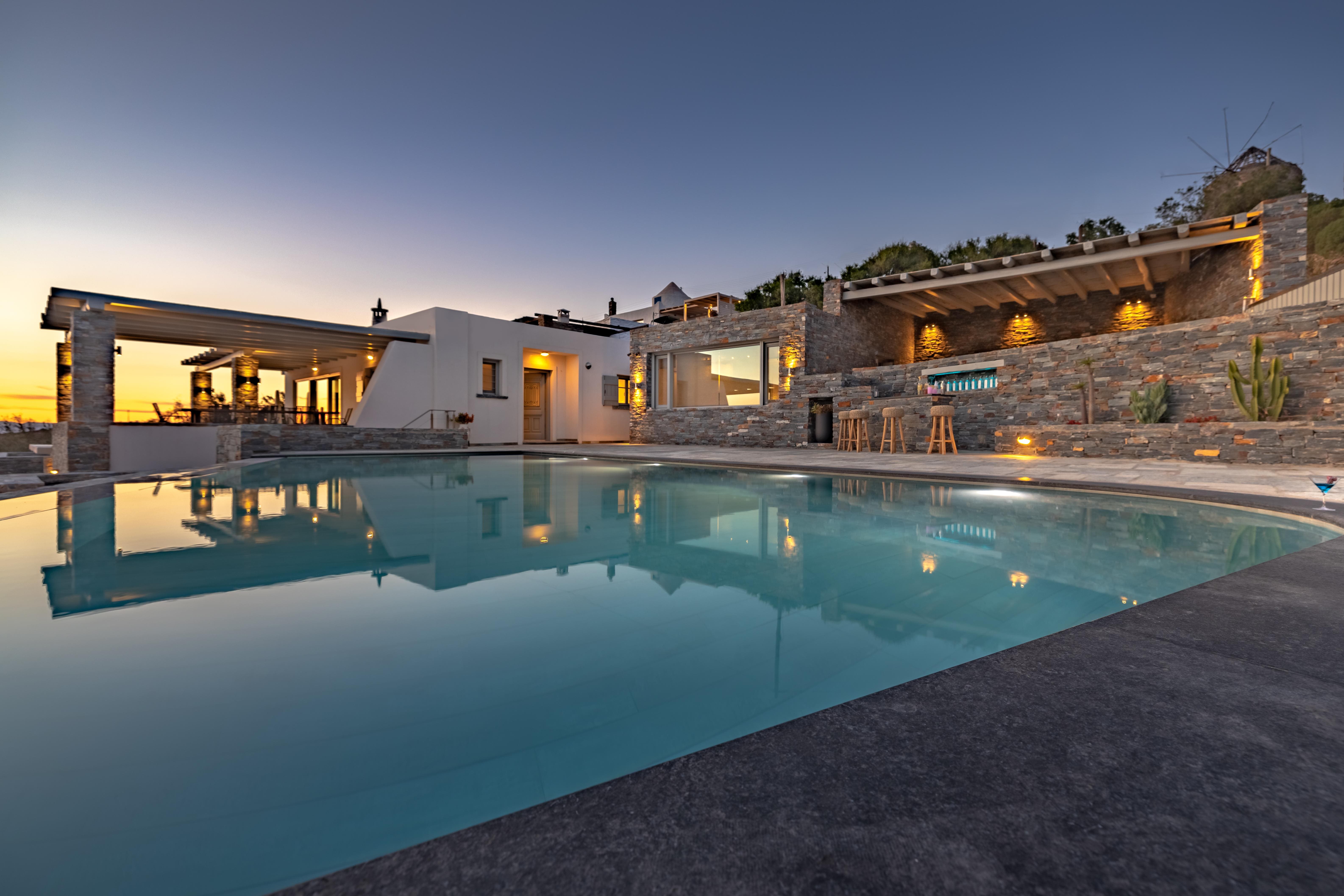 Villa Myrtia Kea: Luxury 5-Bedroom Apartment with Infinity Pool, Kea