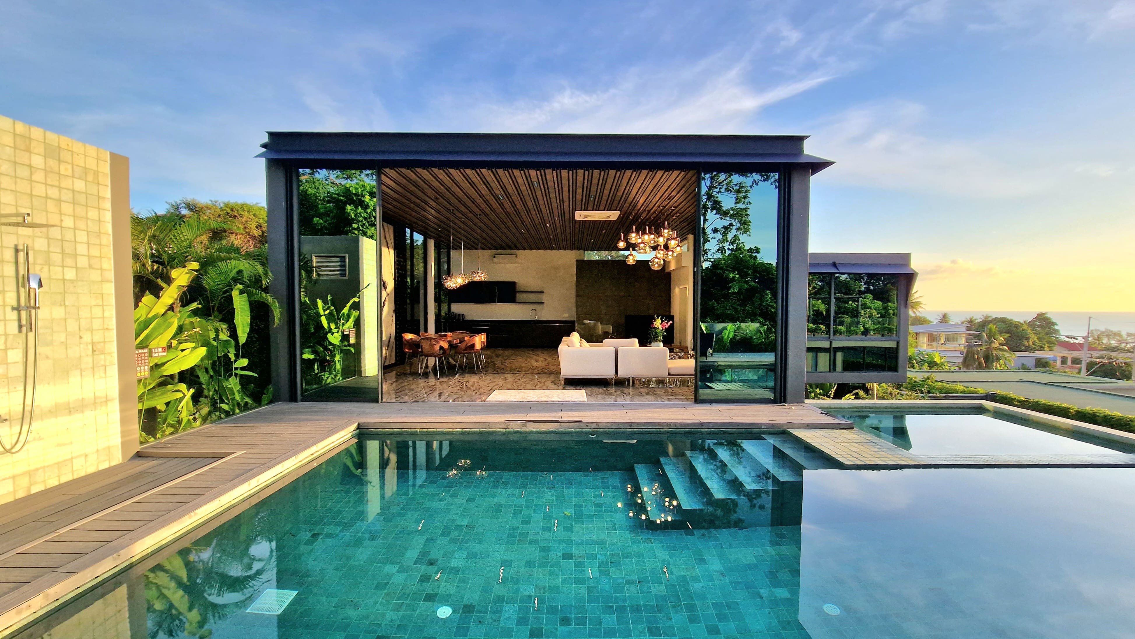 Villa Nara Choengmon: Luxury 3-Bedroom Villa with Seaview and Pool, Surat Thani