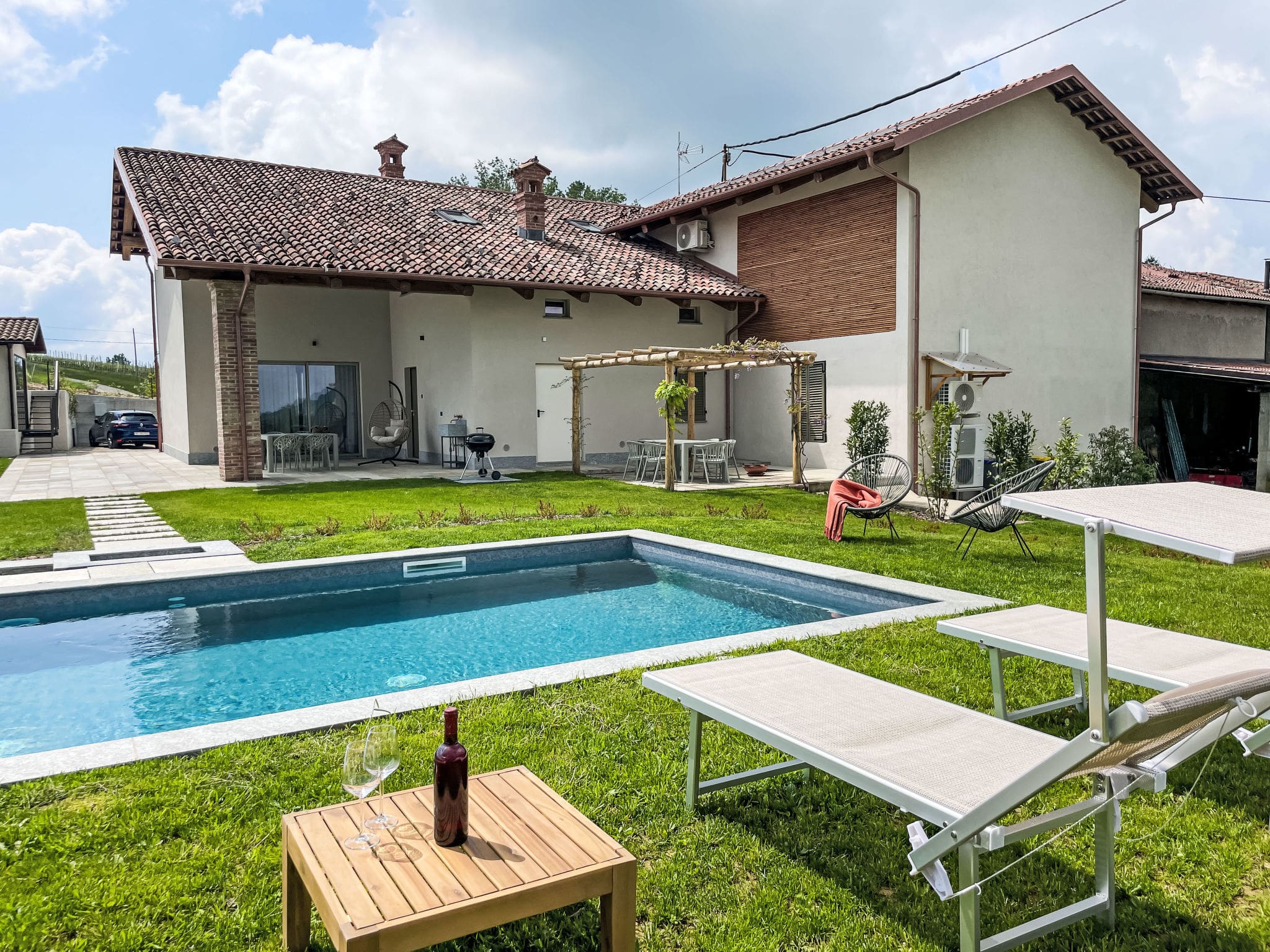 Villa Nebbiolo Novello: Stunning 4-Bedroom Luxury Villa with Private Pool in Barolo Wine Country Italy