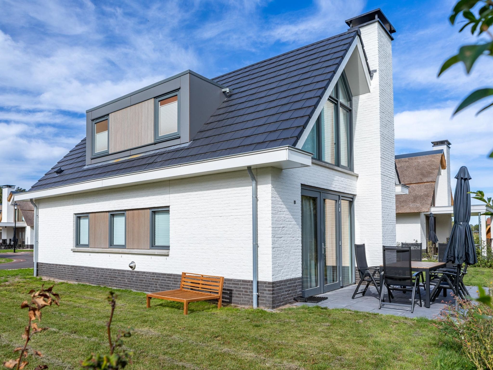 Villa Noordwijk Kust: Stylish 3-Bedroom Modern Holiday Villa Near Beach in Coastal Noordwijk Netherlands