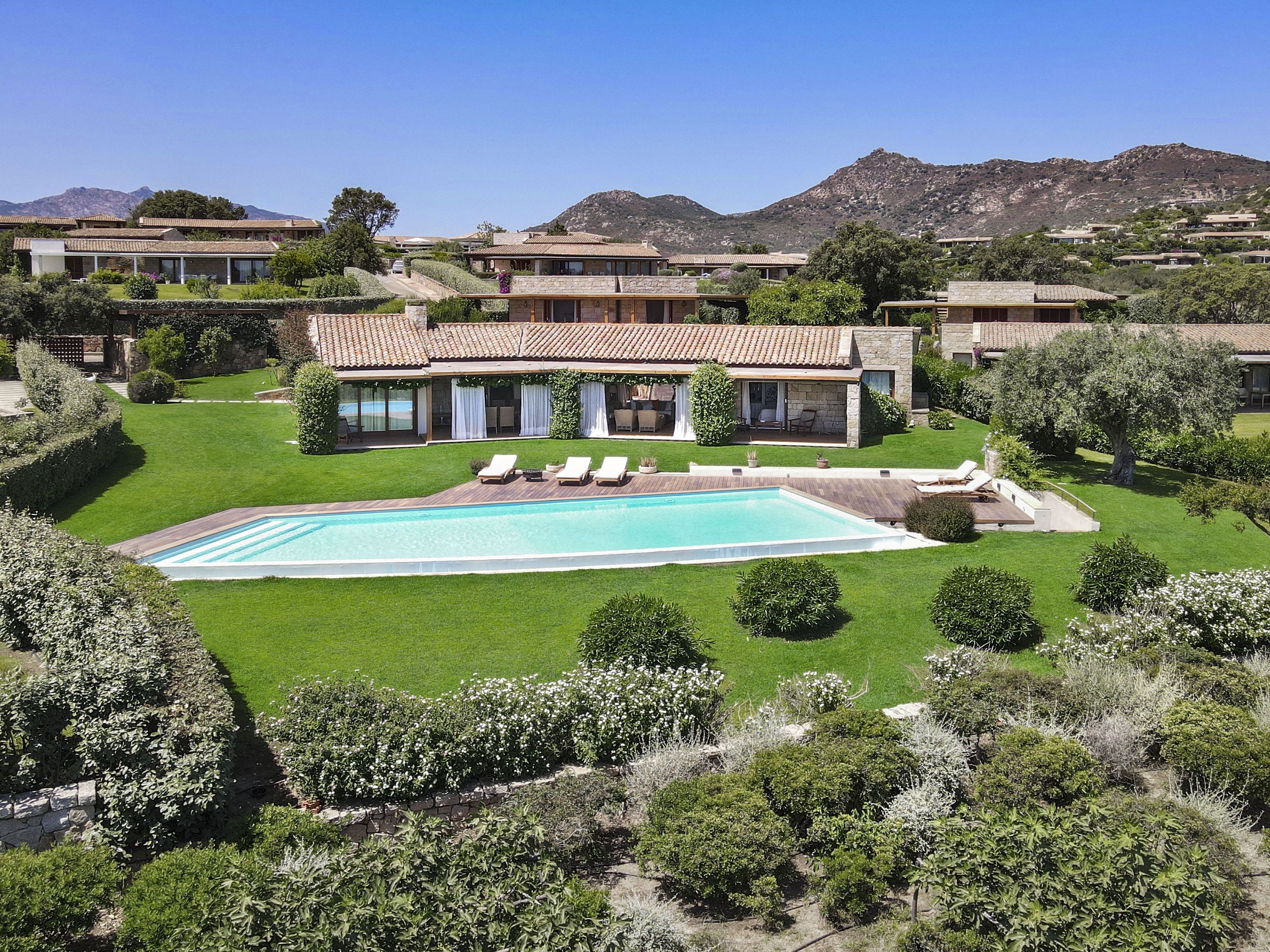 Villa Nuraghe SanTeodoro: 6-Bedroom Luxury Villa with Sea Views and Private Pool, Sardinia North