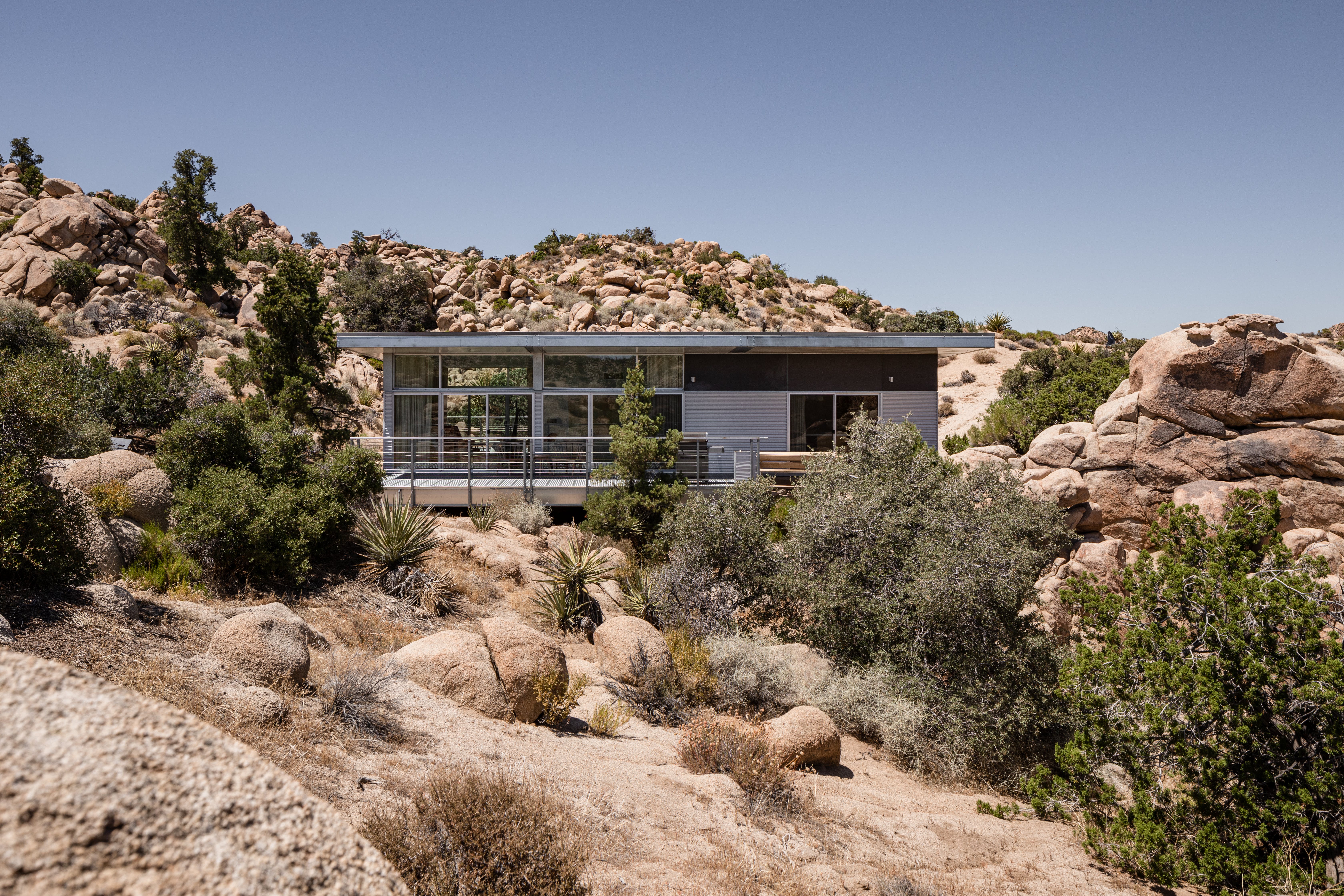 Villa Ocotillo Yucca Valley: Luxury 2-Bedroom Villa with Hot Tub and BBQ, Yucca Valley