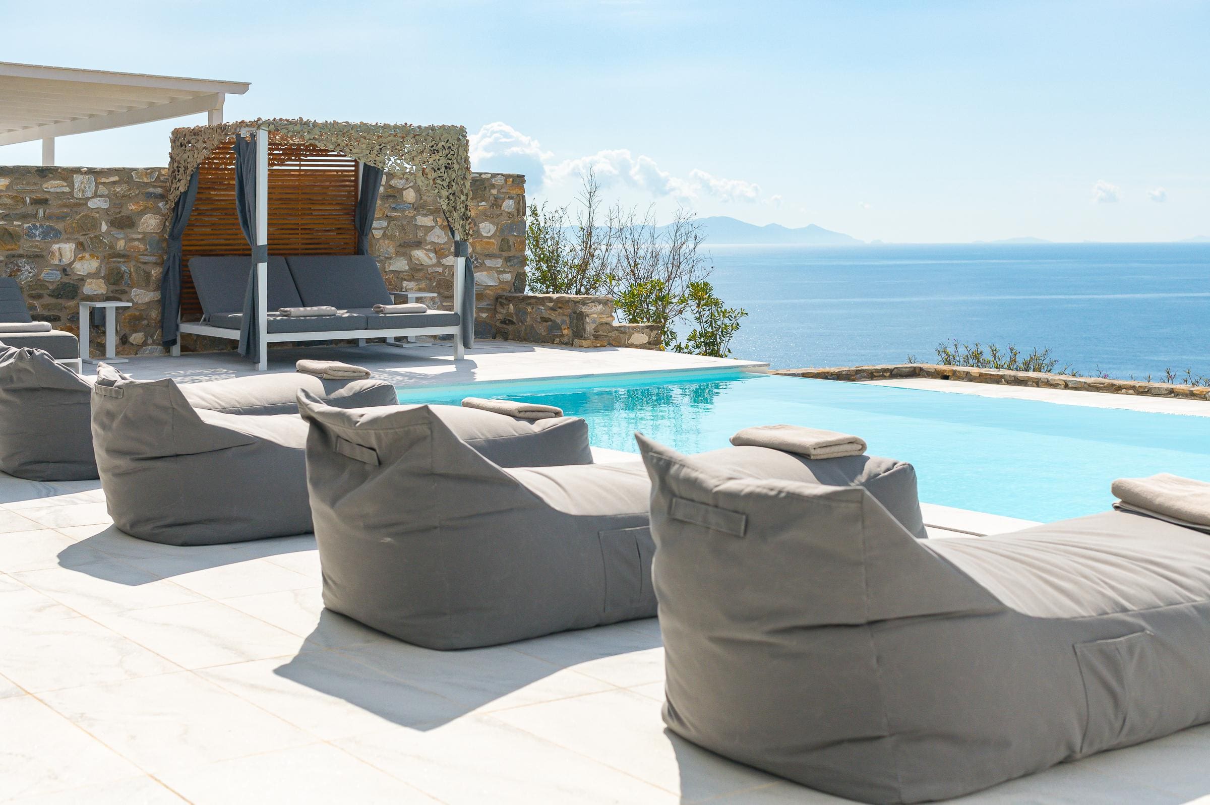 Villa Oligos Paros: Luxury 6-Bedroom Apartment with Sea View and BBQ, Paros