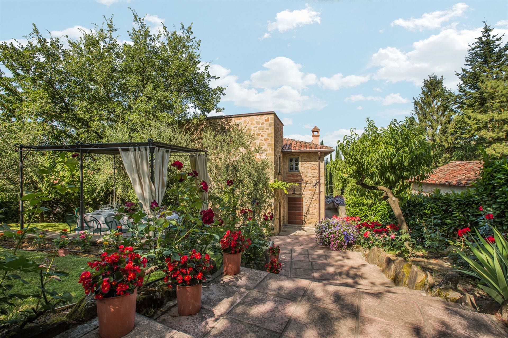Villa Oliveto Arezzo: Luxury 5-Bedroom Villa with Pool and Countryside Views, Arezzo