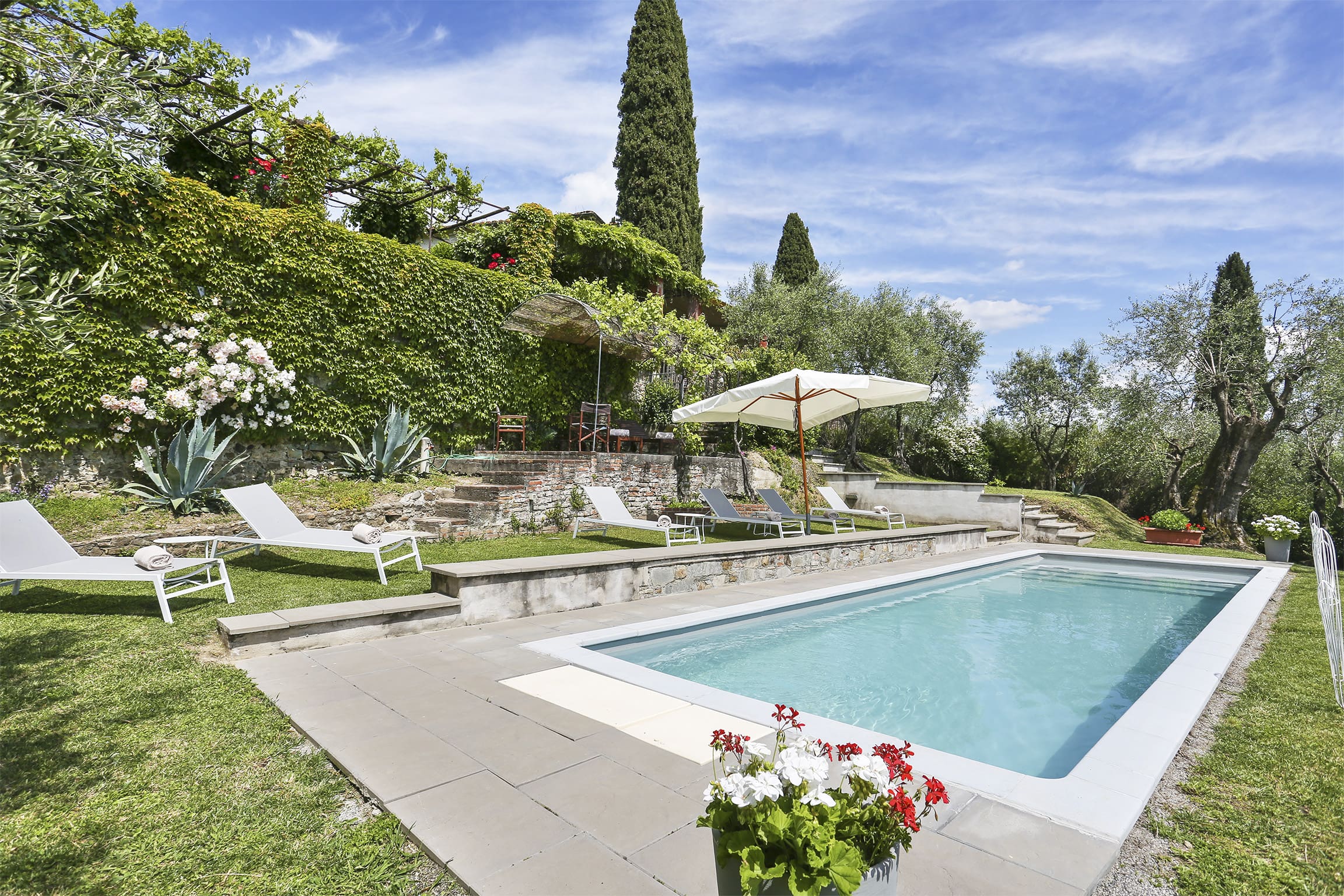 Villa Oliveto Lucca: Luxury 5-Bedroom Villa with Pool and Olive Groves, Tuscany