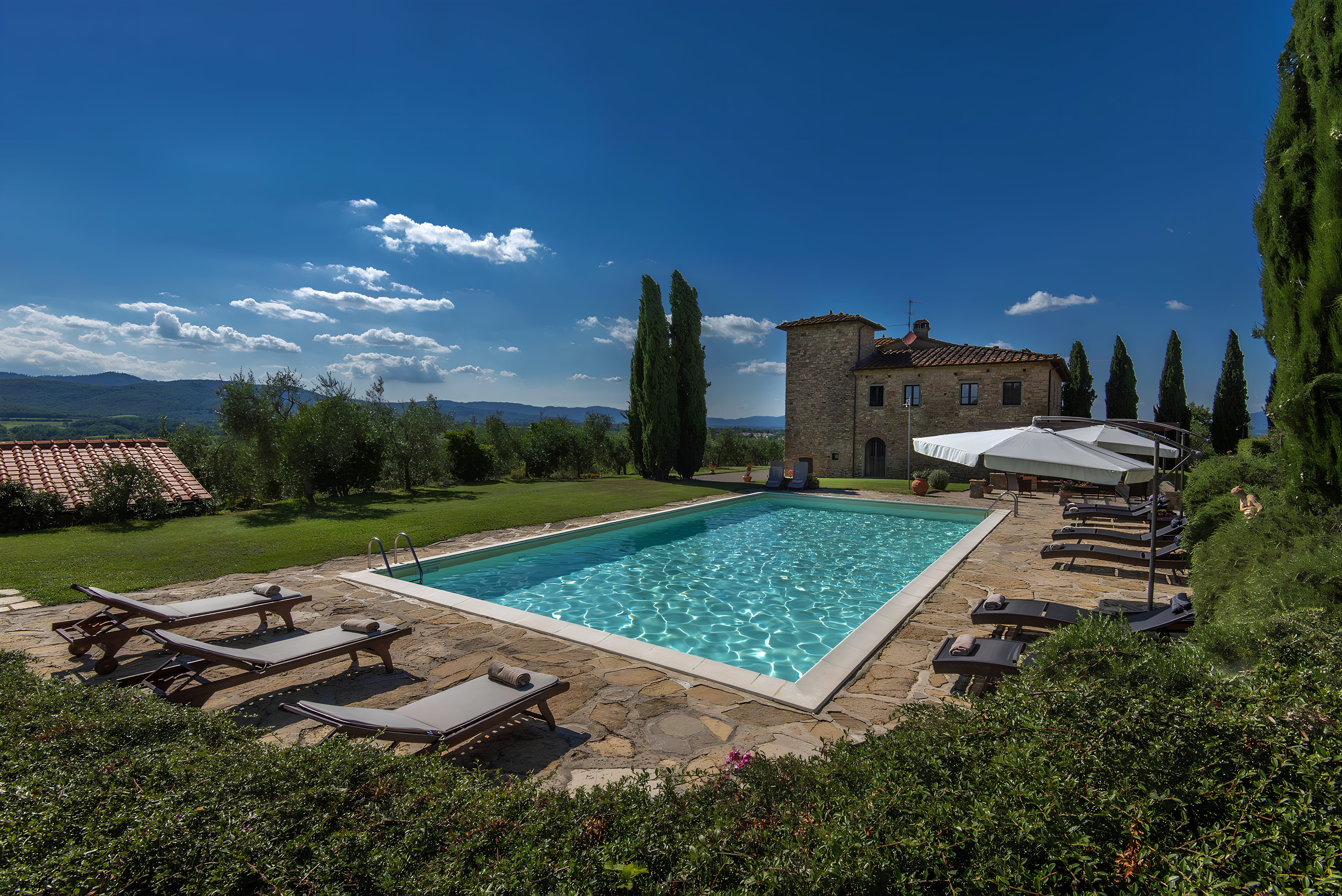 Villa Oliveto Lucignano: Luxury 8-Bedroom Villa with Pool and Sauna, Val di Chiana