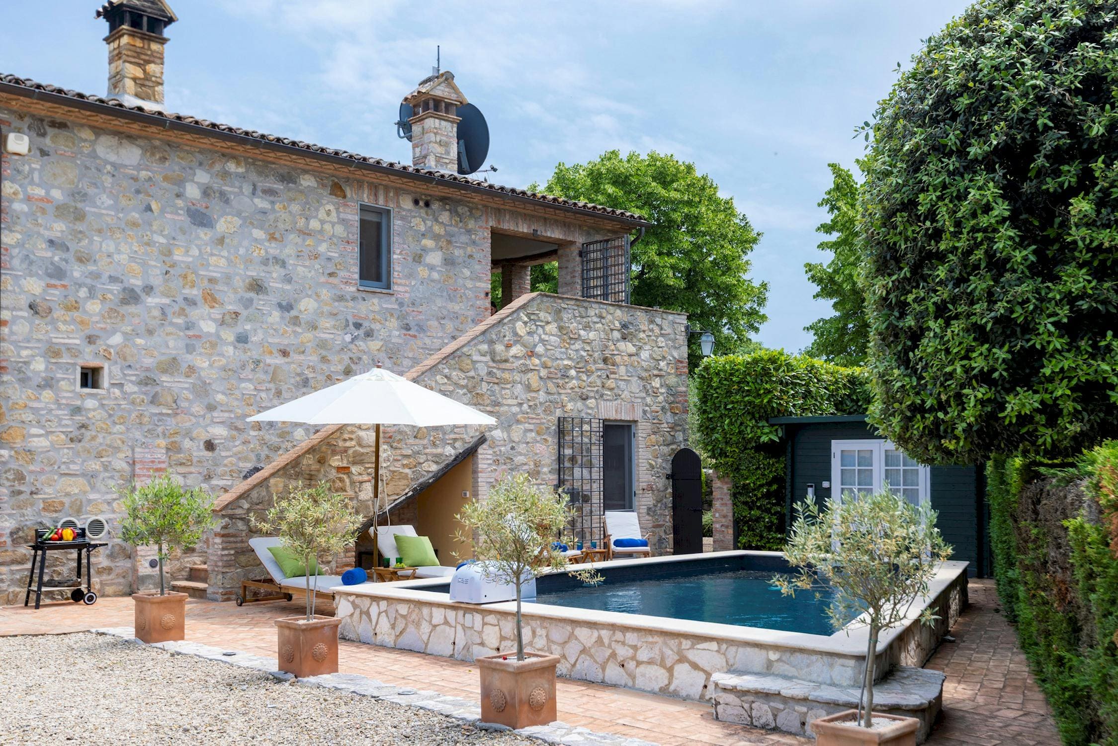 Villa Oliveto Todi: Charming 2-Bedroom Villa with Pool and Scenic Views, Todi