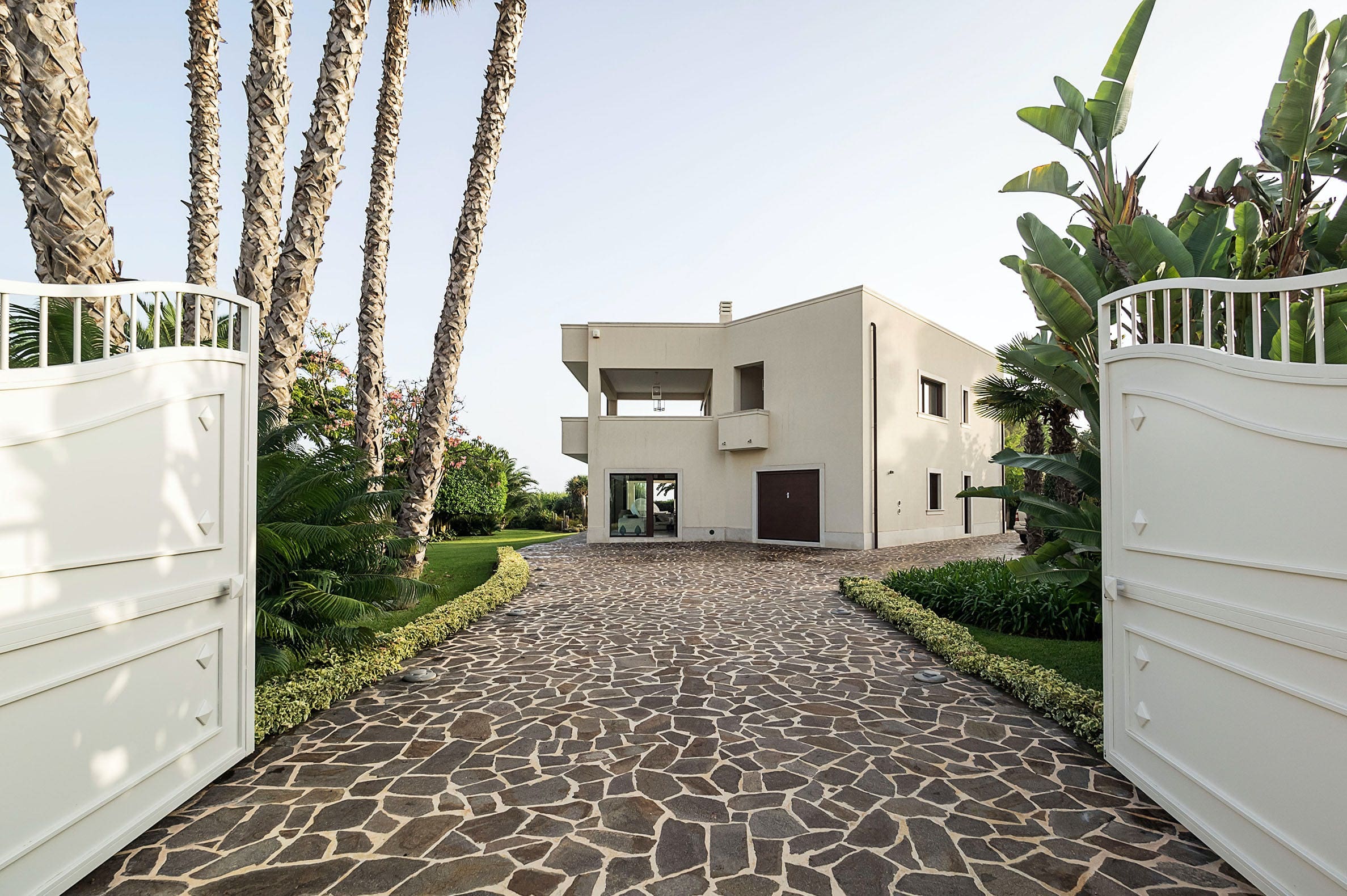 Villa Ortigia Syracuse: Luxury 4-Bedroom Villa with Seaview and Beach Access, Syracuse