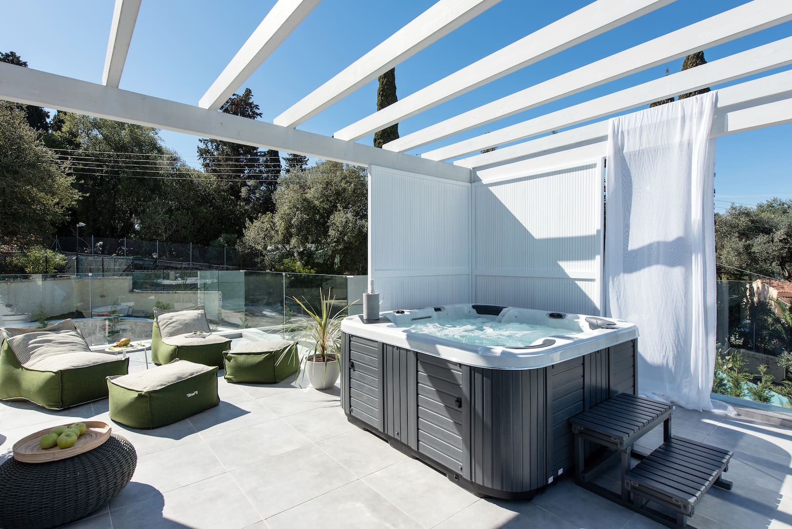 Villa Pagkrati Corfu: Luxury 4-Bedroom Apartment with Sea View and Pool, Corfu