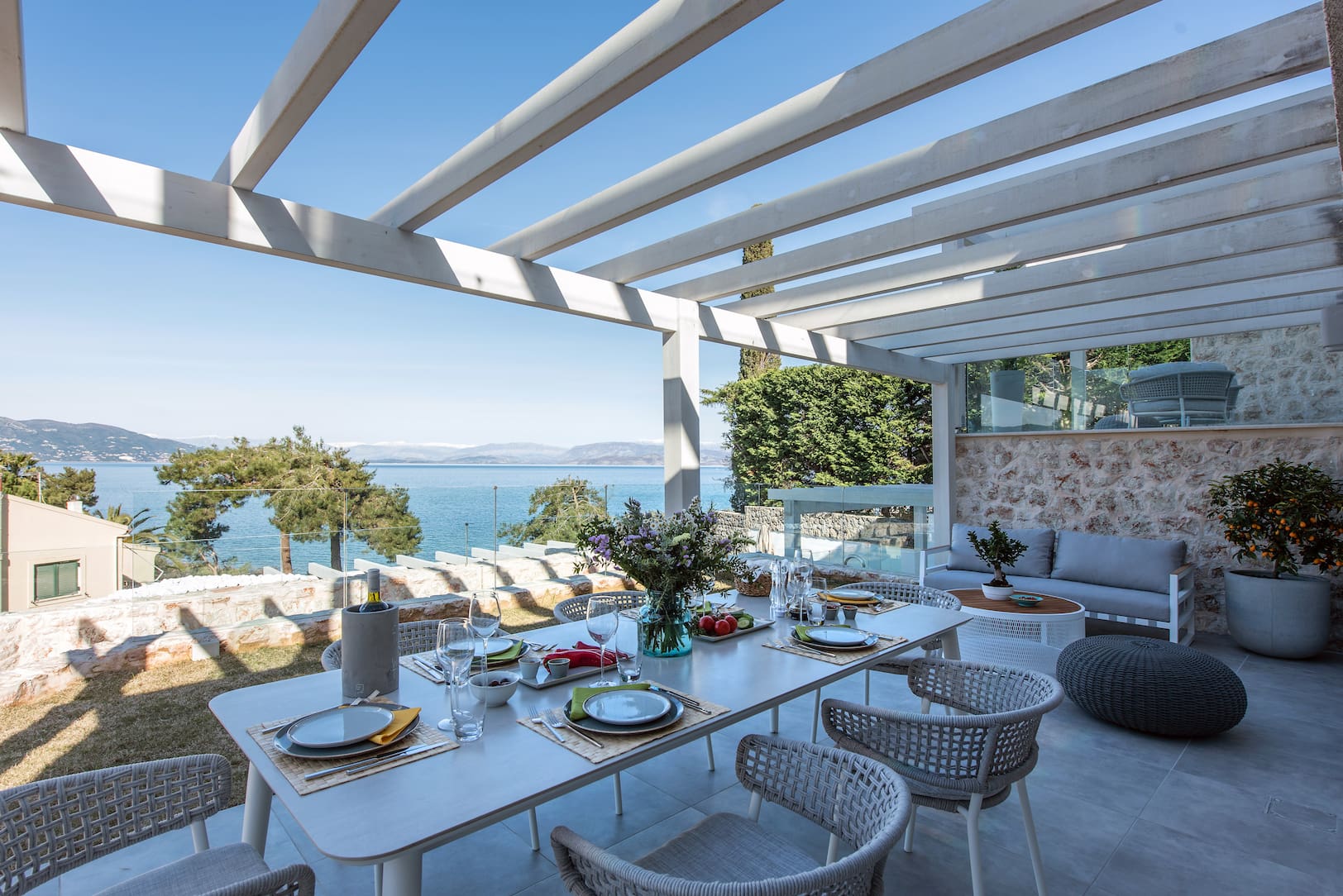 Villa Pagkrati Corfu: Luxury 4-Bedroom Apartment with Sea View and Pool, Corfu