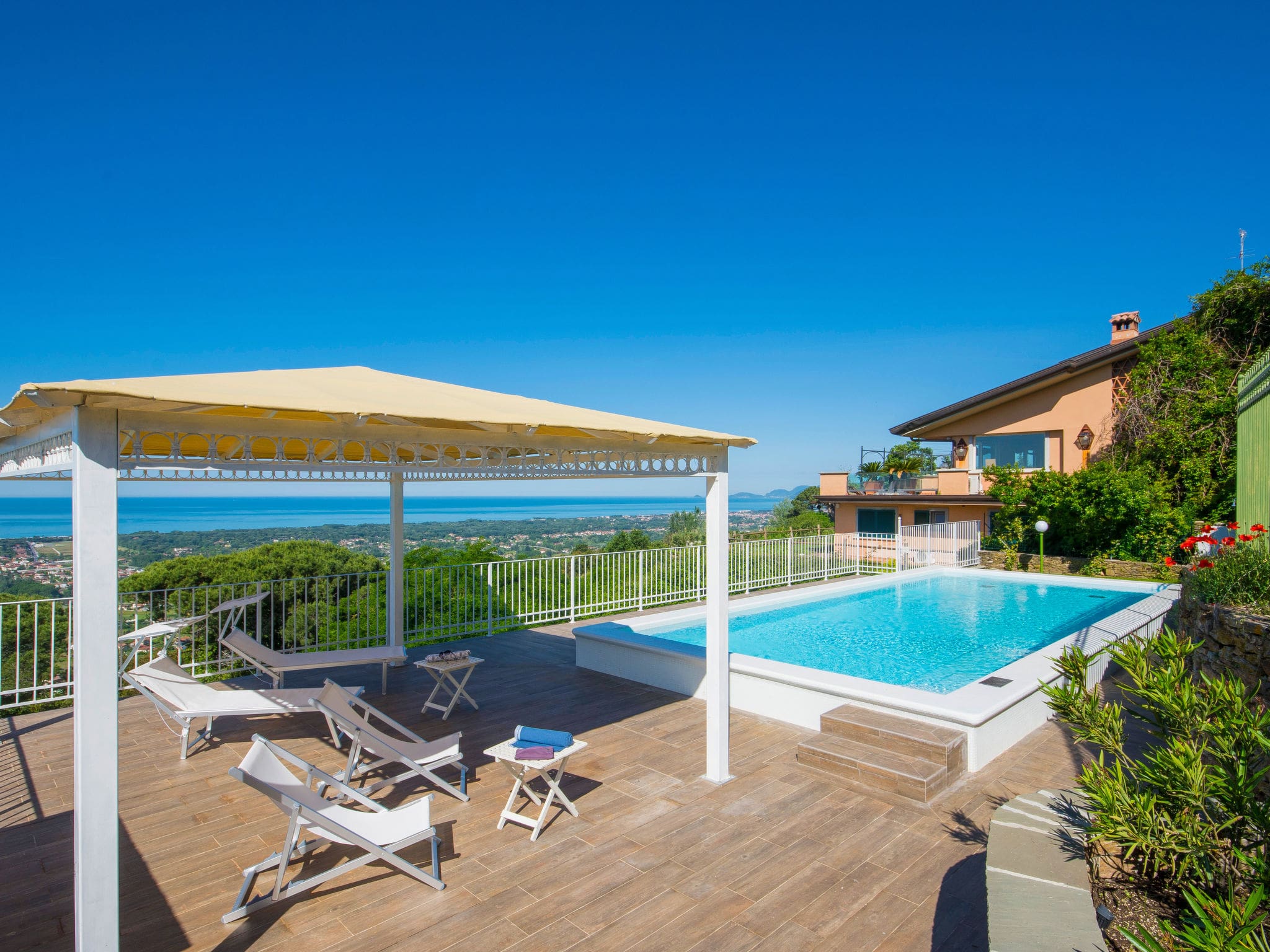 Villa Palatina Versilia: Spectacular 4-Bedroom Villa with Private Pool and Panoramic Sea Views in Versilia