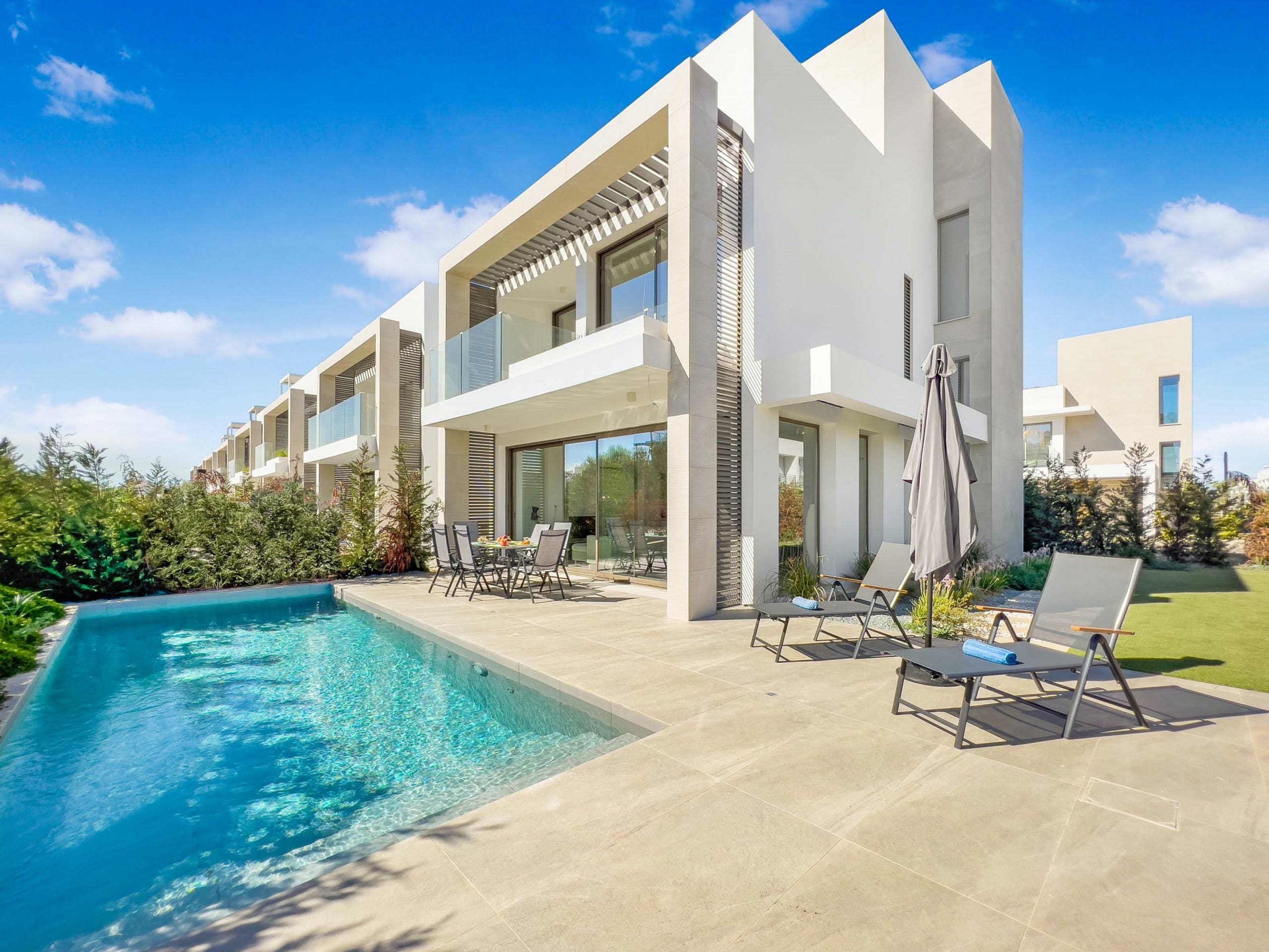 Villa Papayiannis Paralimni: Spacious 3-Bedroom Apartment Rental with Pool and Seaviews, Paralimni Cyprus