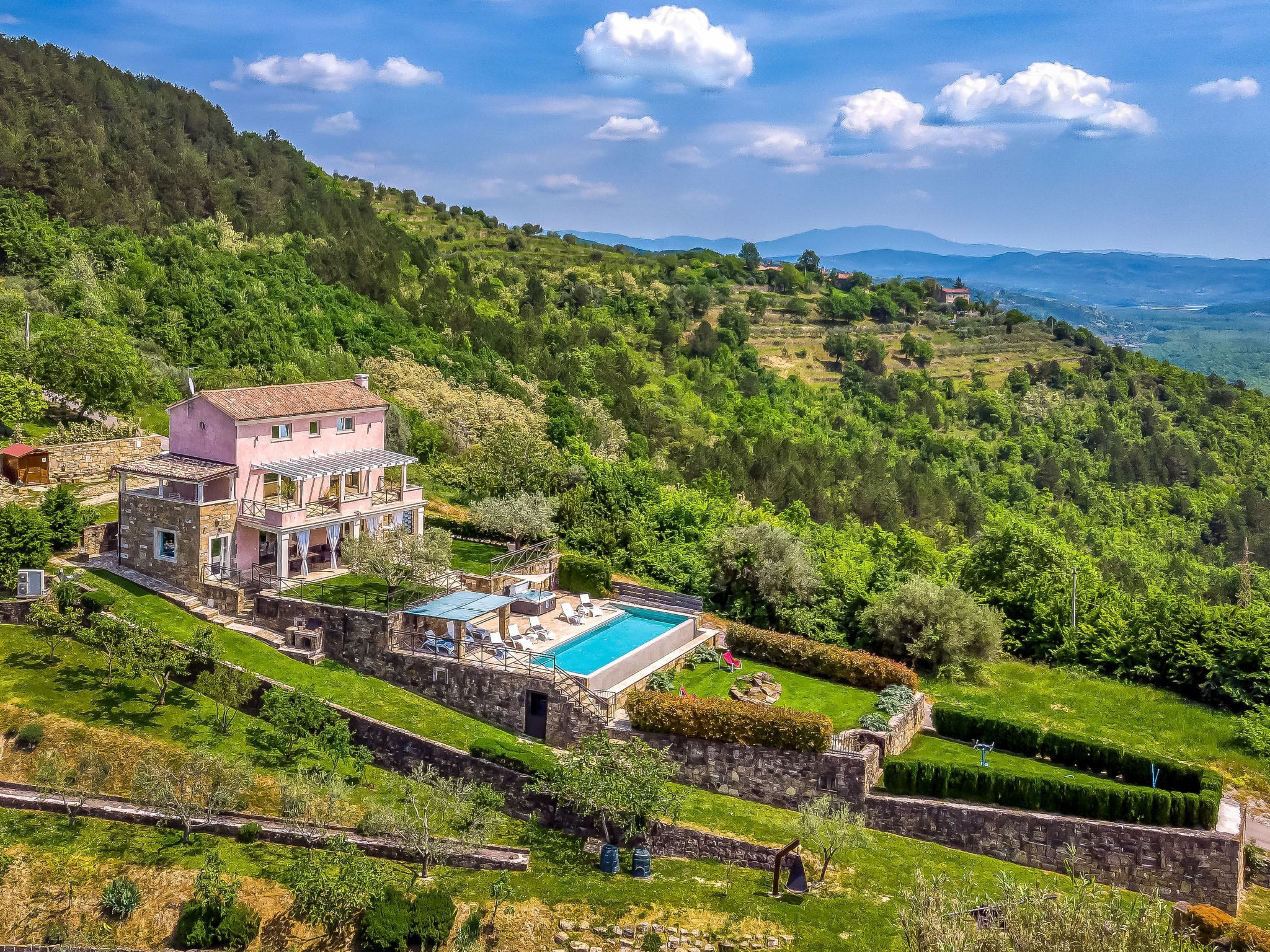 Villa Pašini Motovun: Contemporary 4-Bedroom Villa with Heated Pool and Valley Views in Istria