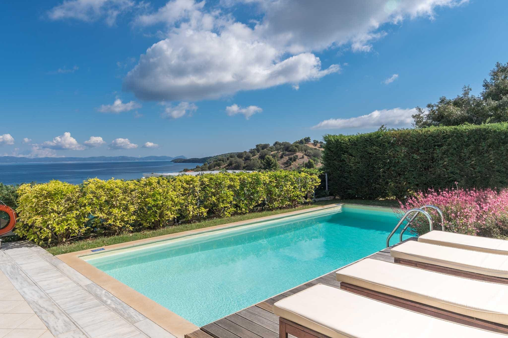 Villa Pefkos Halkidiki: Luxury 3-Bedroom Apartment with Seaview and Pool, Halkidiki