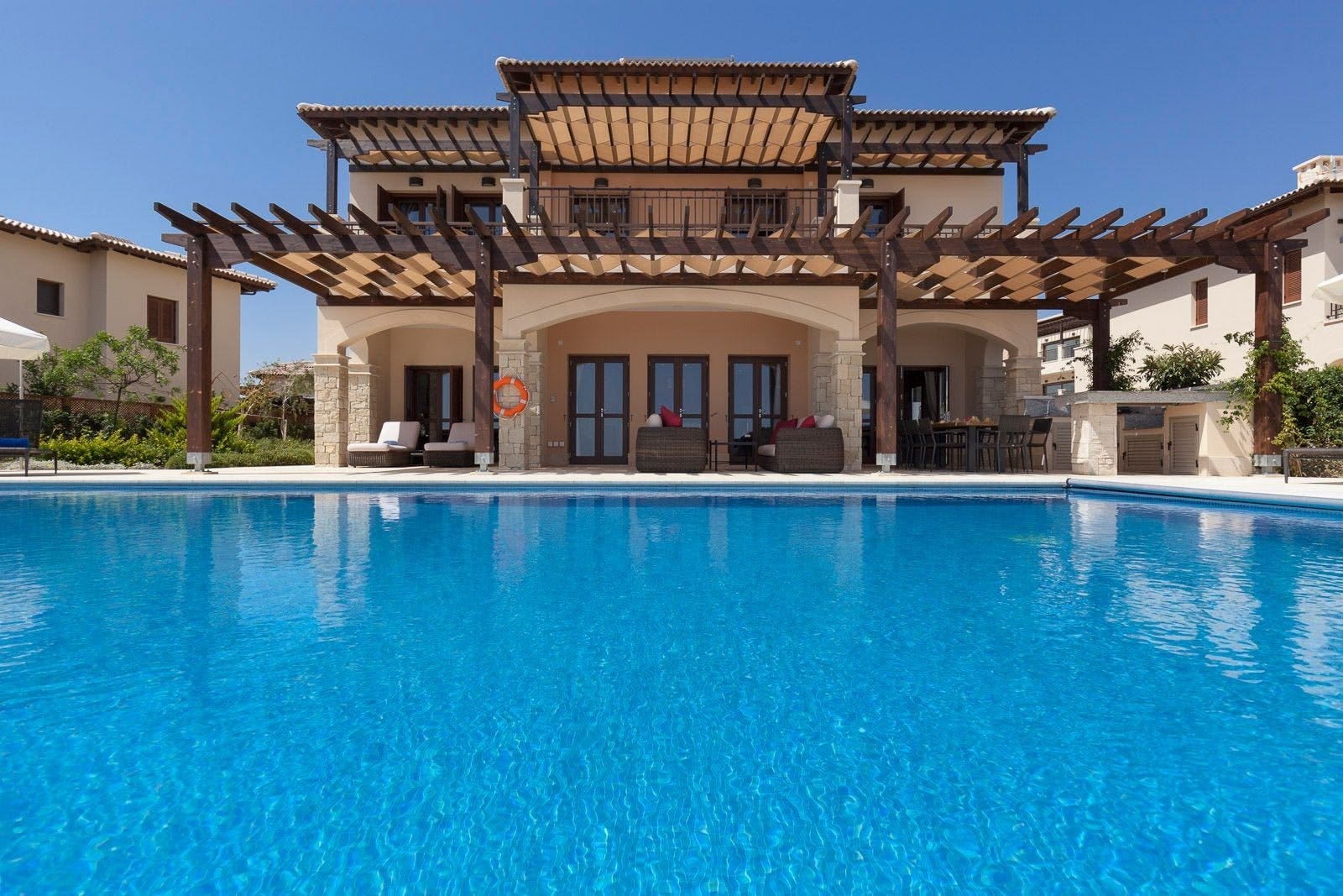 Villa Petra Aphrodite: Luxury 5-Bedroom Apartment with Infinity Pool and Sea Views, Aphrodite Hills