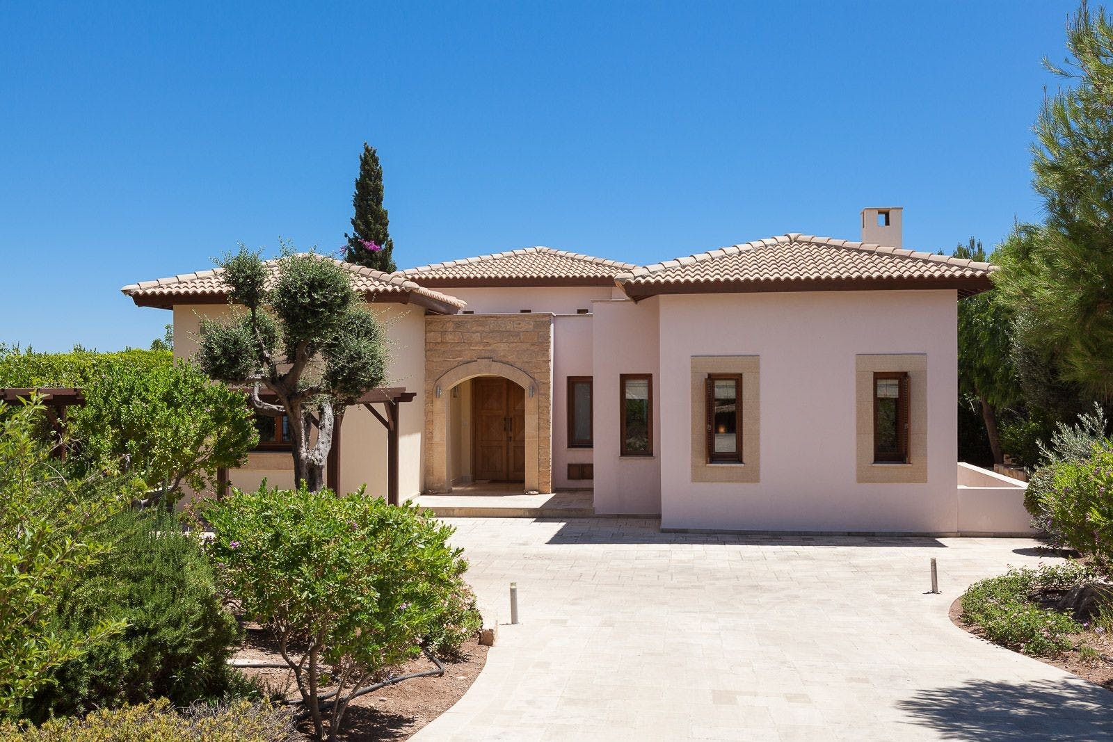 Villa Petra Kouklia: Luxury 3-Bedroom Apartment with Infinity Pool, Aphrodite Hills