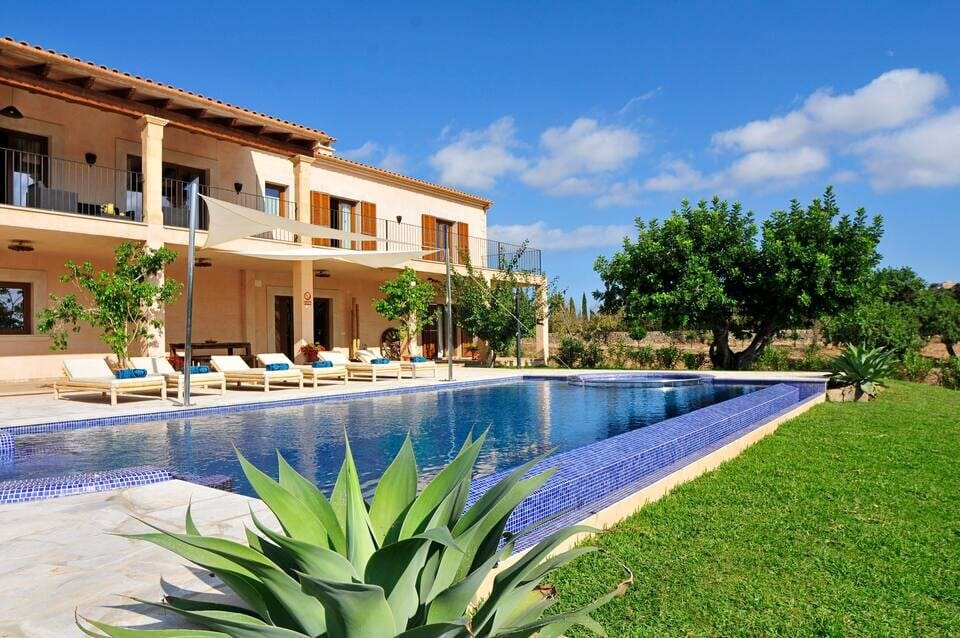 Villa Pinar Cala d’Or: Spacious 5-Bedroom Luxury Apartment with Seaview and Pool, Cala d’Or
