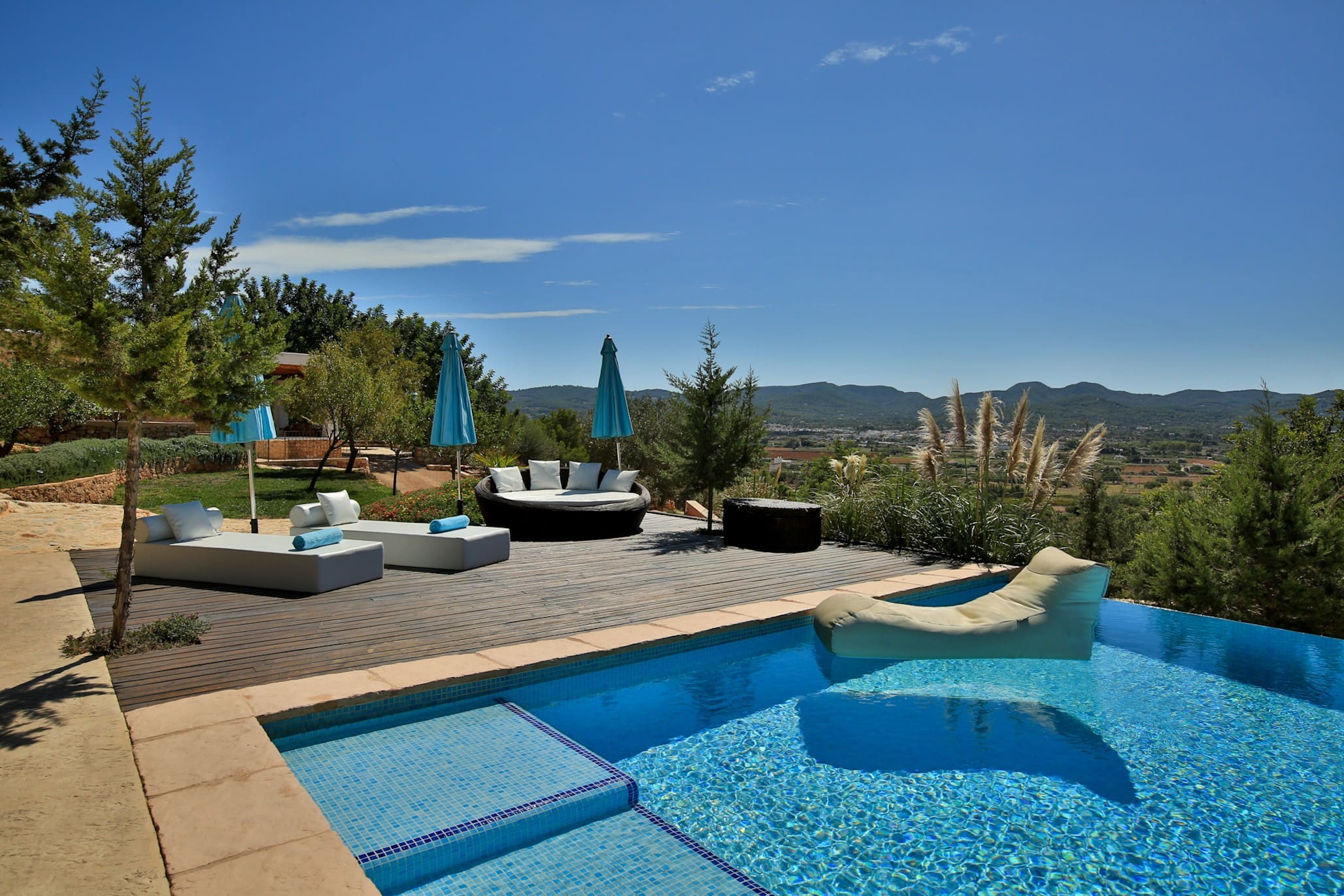 Villa Pitiusa Portmany: Luxury 6-Bedroom Villa with Stunning Seaviews and Pool, Ibiza