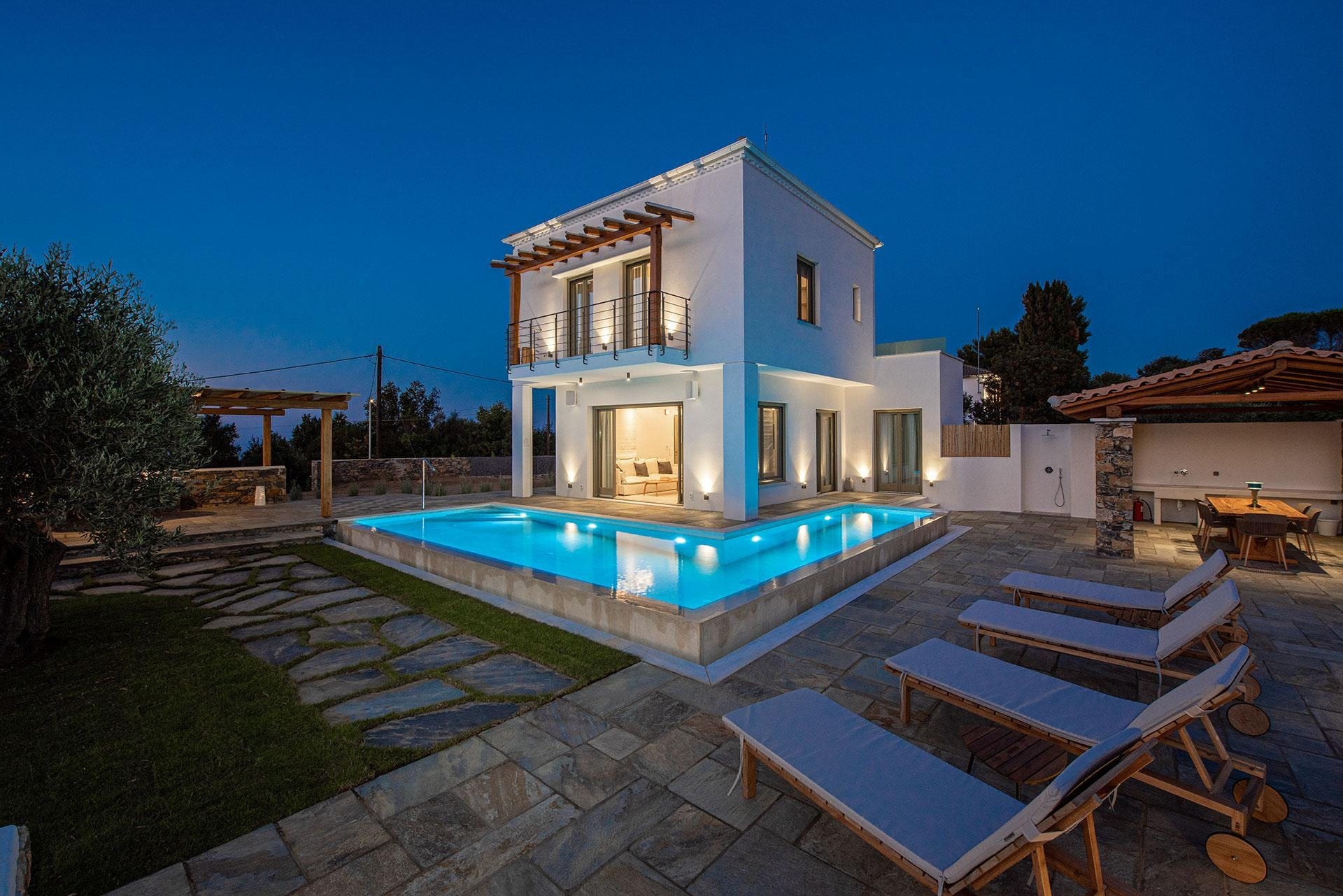 Villa Platanos Skopelos: Elegant 2-Bedroom Apartment with Infinity Pool and Sea Views, Skopelos
