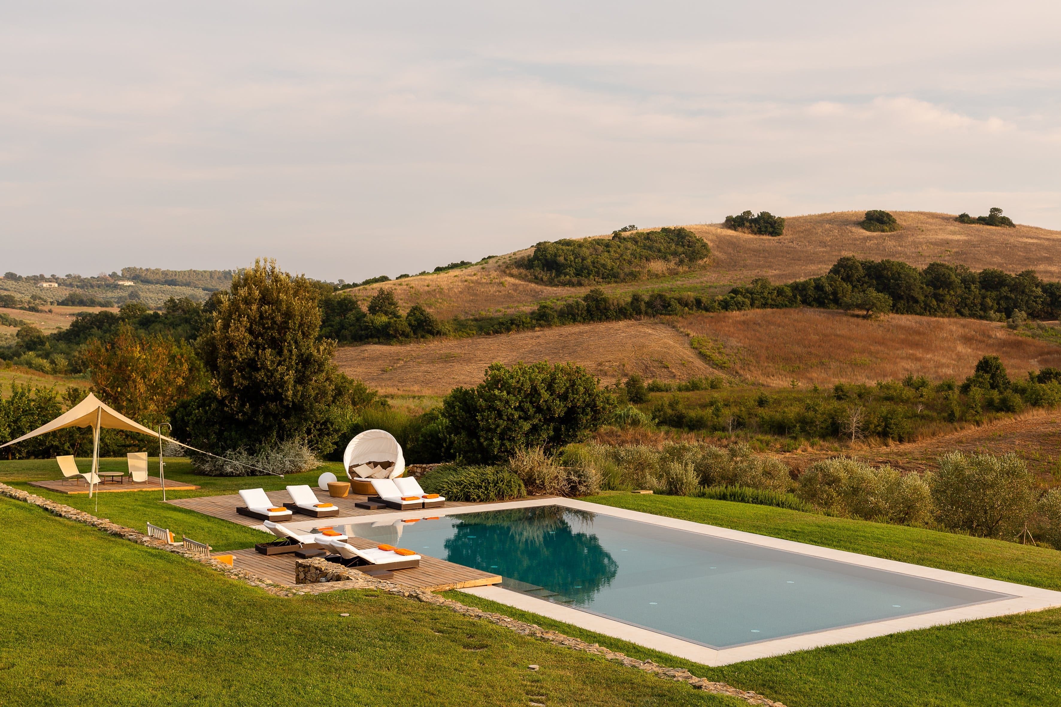 Villa Poggio Castellina Tuscany South: Luxury 5-Bedroom Villa with Gym and Pool, Tuscany South
