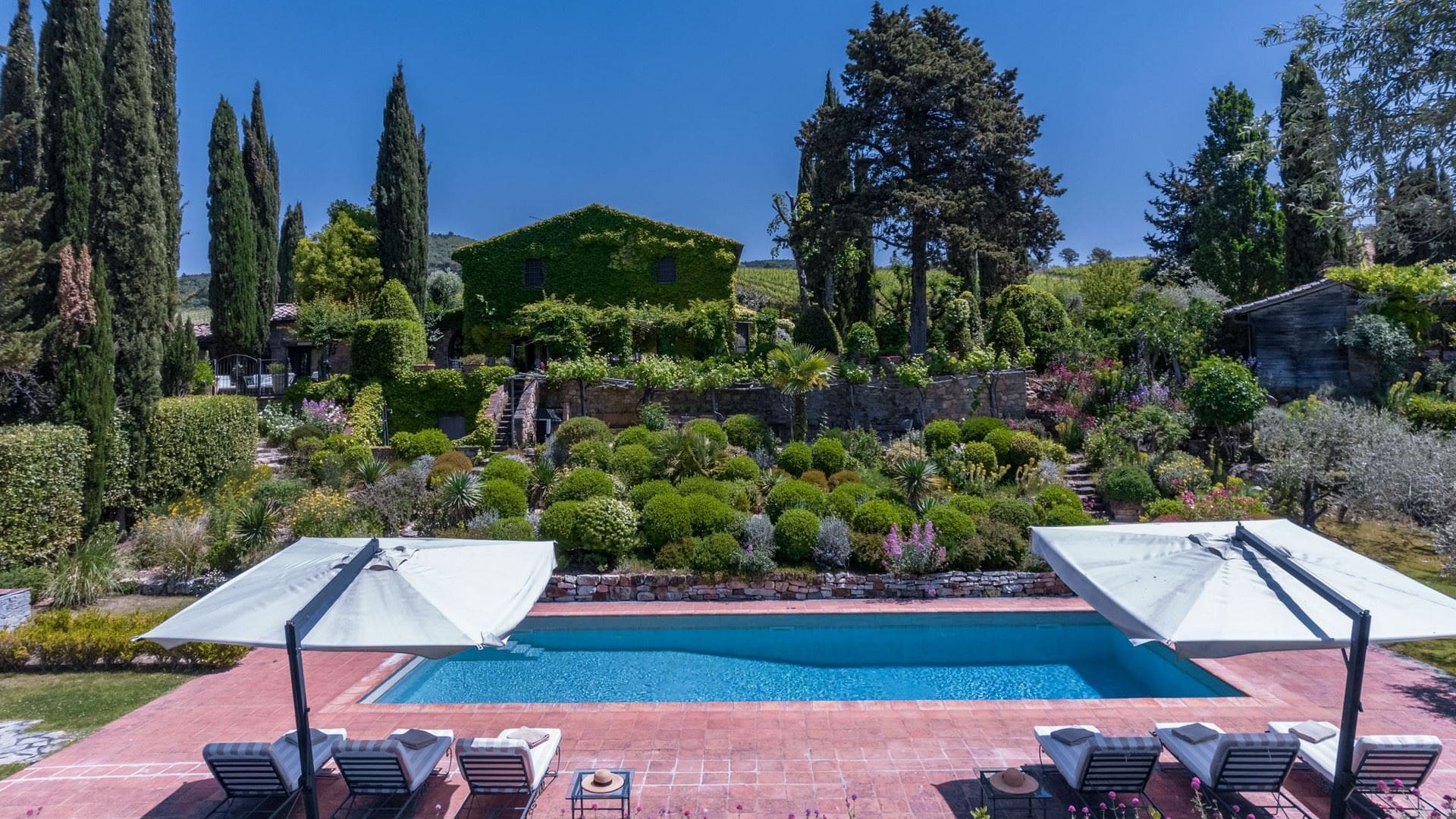 Villa Poggio Chianti Chianti: Luxurious 6-Bedroom Villa with Pool in Chianti, Tuscany