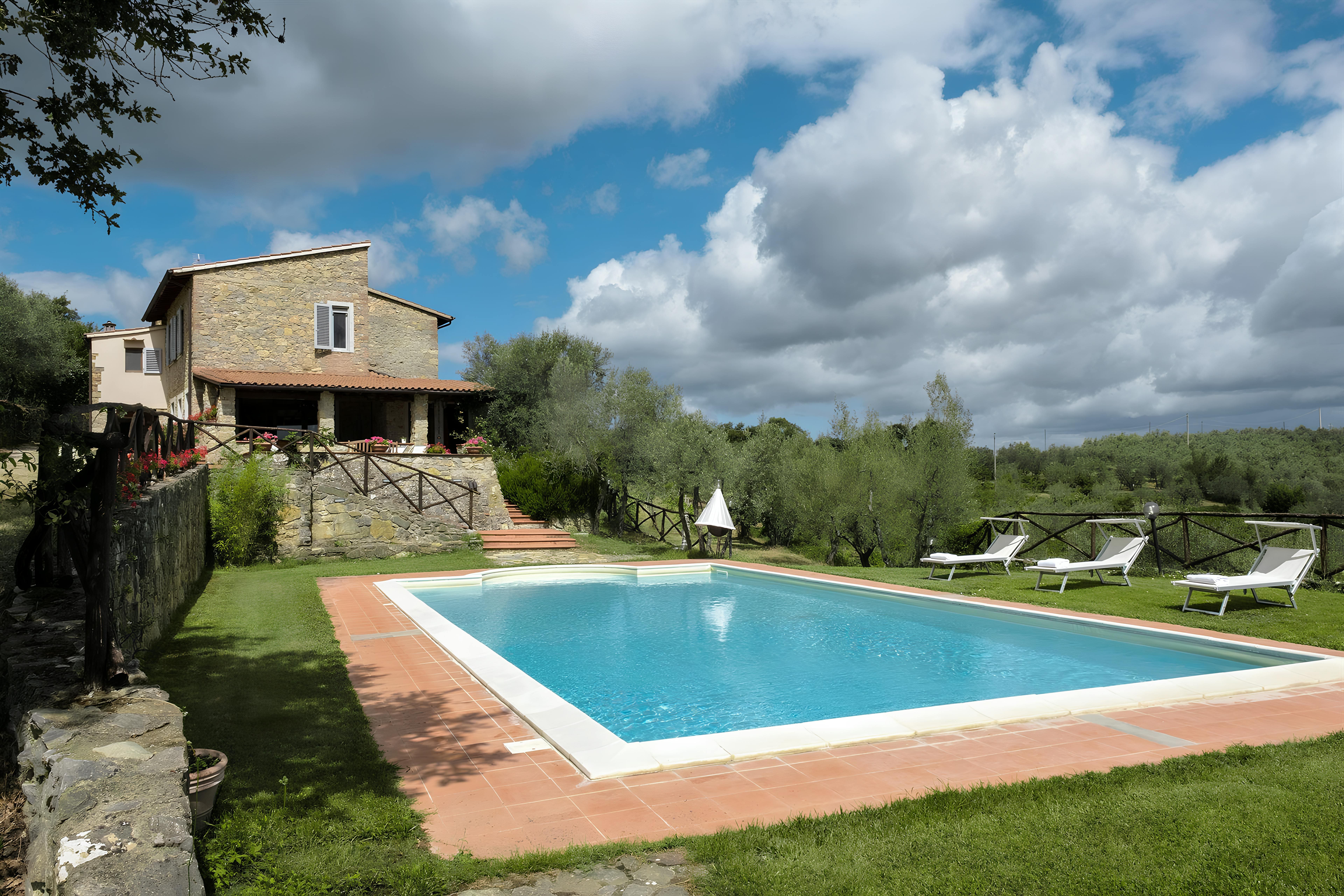 Villa Poggio Cortona: 4-Bedroom Luxury Villa with Private Pool, Val di Chiana