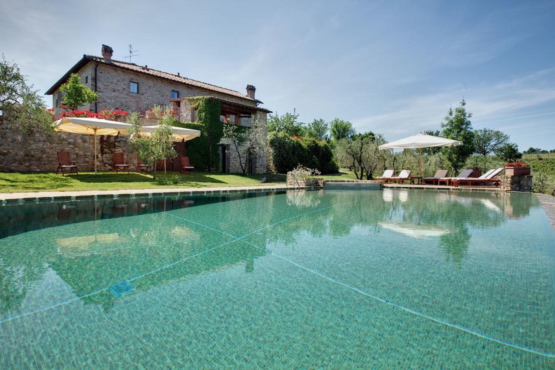 Villa Poggio Florence: Spacious 6-Bedroom Luxury Villa with Pool and Hot Tub, Florence West
