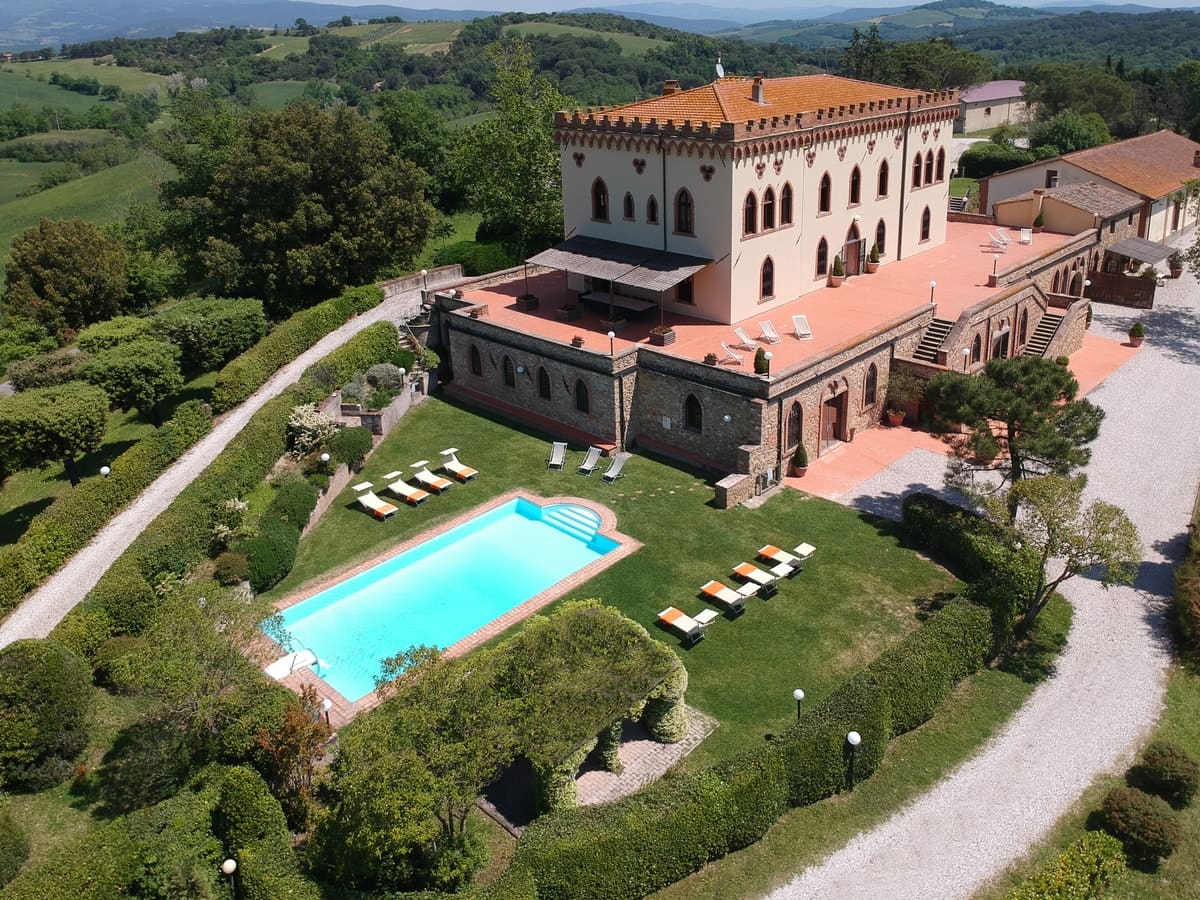 Villa Poggio Livorno: Luxury 9-Bedroom Villa with Pool in the Countryside, Tuscany