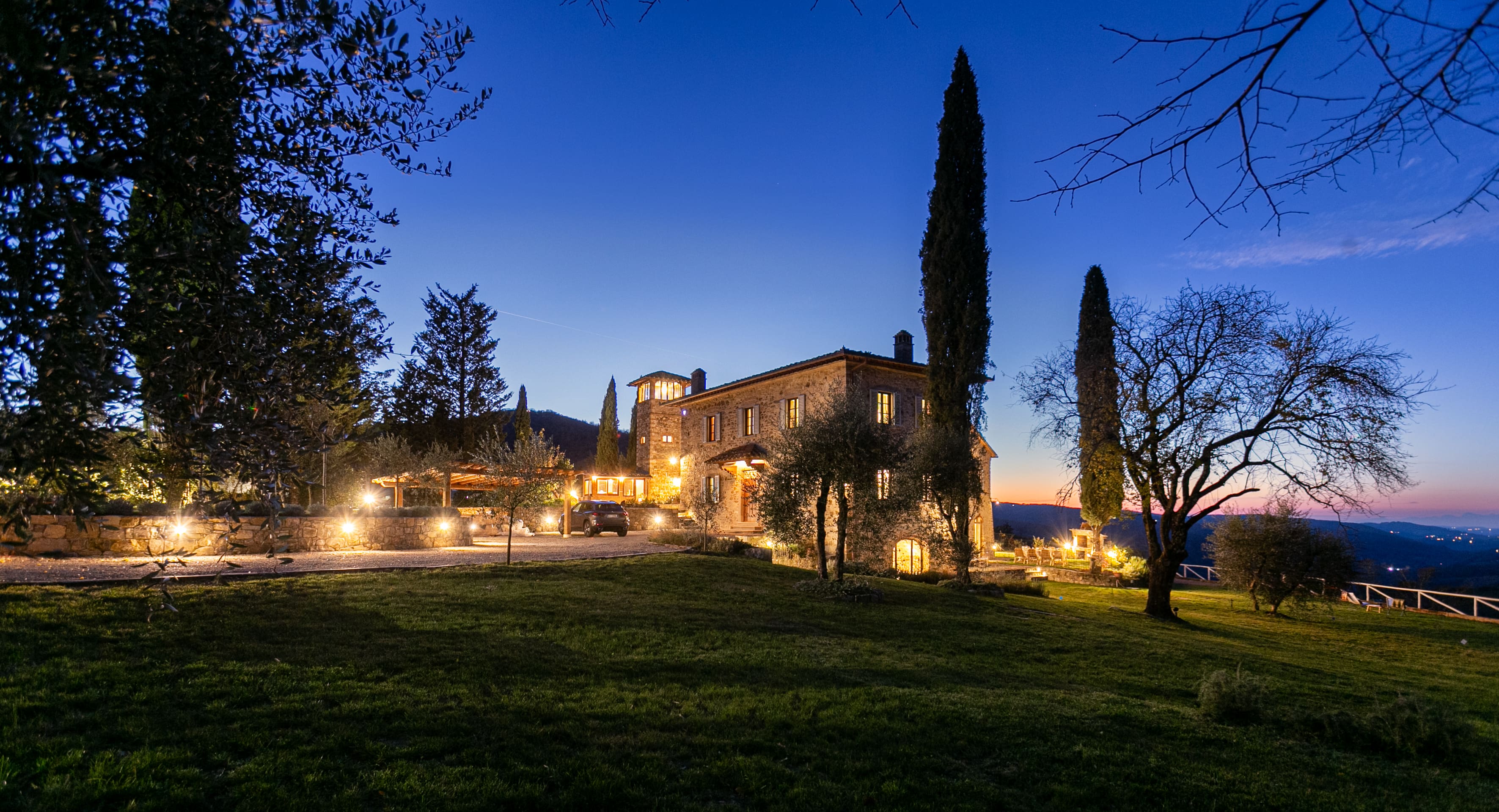 Villa Poggio Radda: Spacious 5-Bedroom Apartment with Pool in Chianti, Tuscany