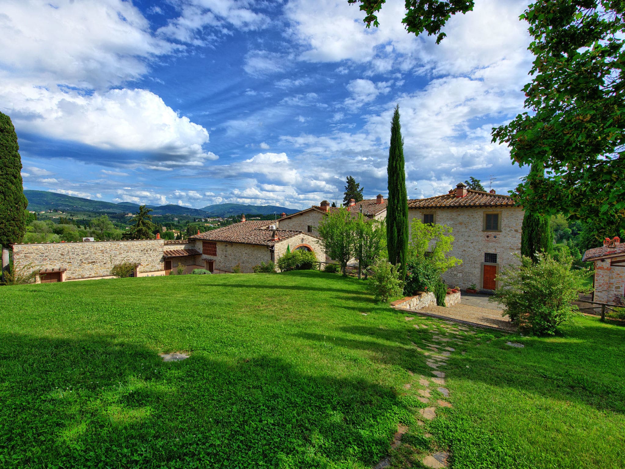 Villa Poggiolo Impruneta: Elegant 3-Bedroom Historic Villa with Pool Access and Florence Views near Chianti Tuscany