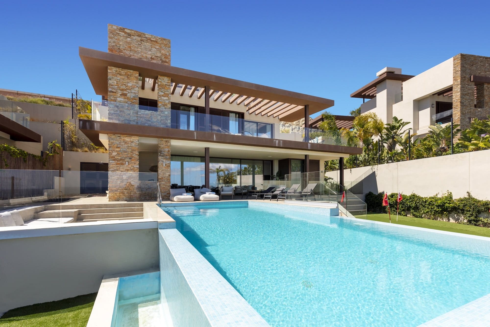 Villa Poniente Marbella: Spacious 5-Bedroom Villa with Infinity Pool and Sea Views, Marbella