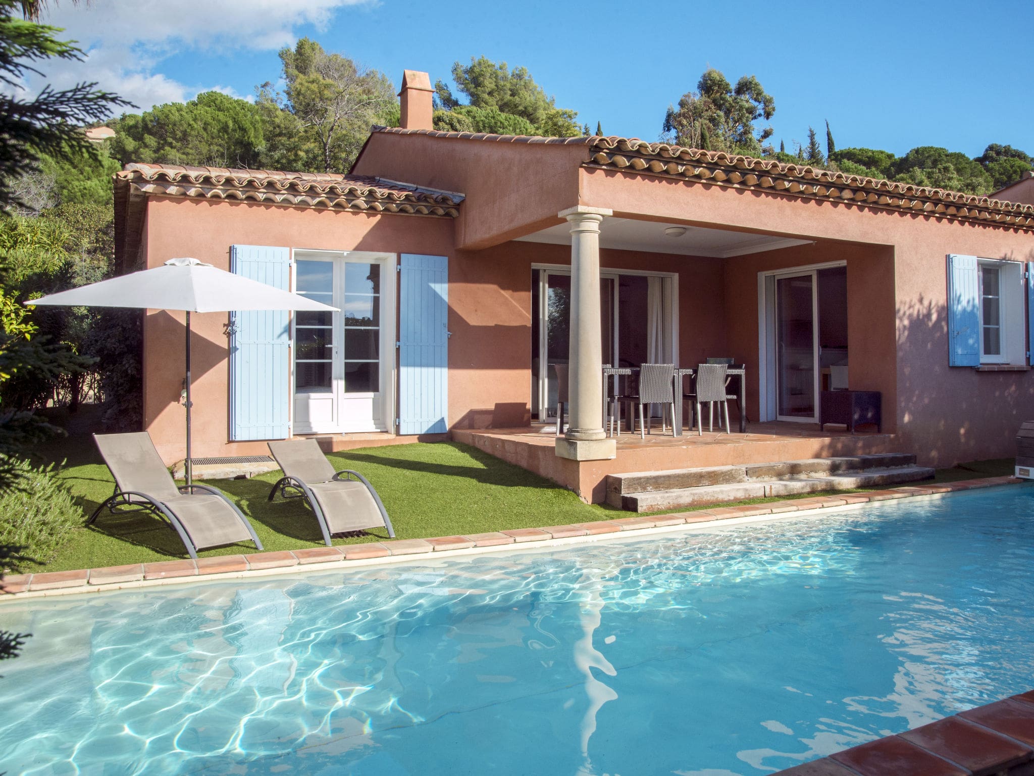 Villa Pramousquier Cavalaire: Contemporary 3-Bedroom Holiday Villa with Private Swimming Pool and Garden in French Riviera