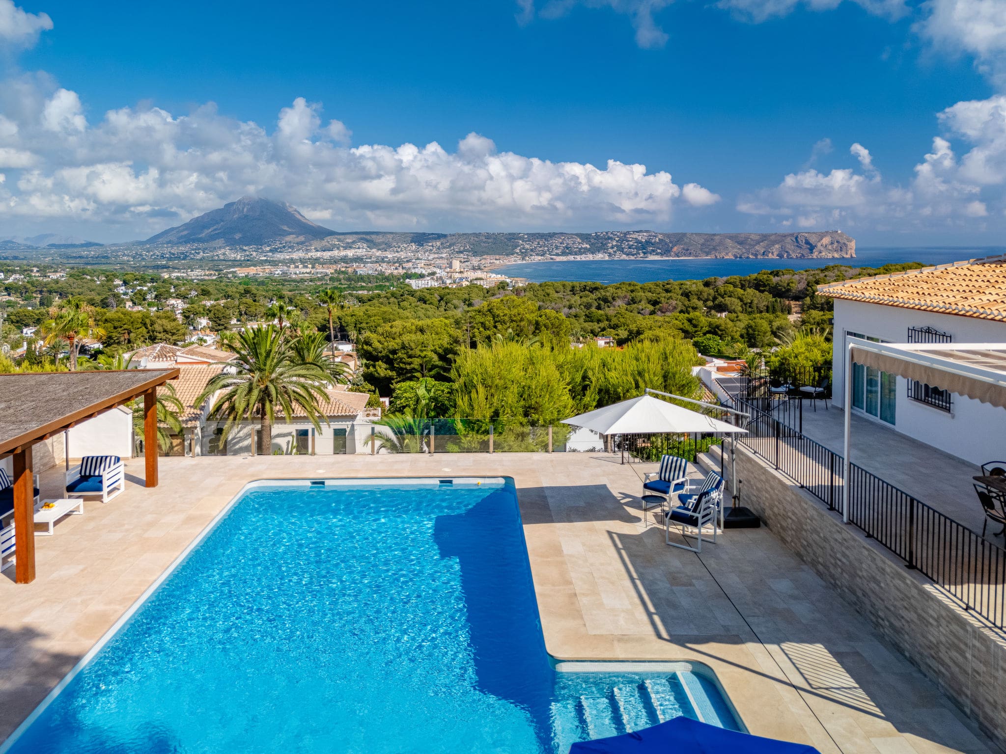 Villa Puçol Jávea: Stunning 3-Bedroom Mediterranean Villa with Private Pool and Sea Views