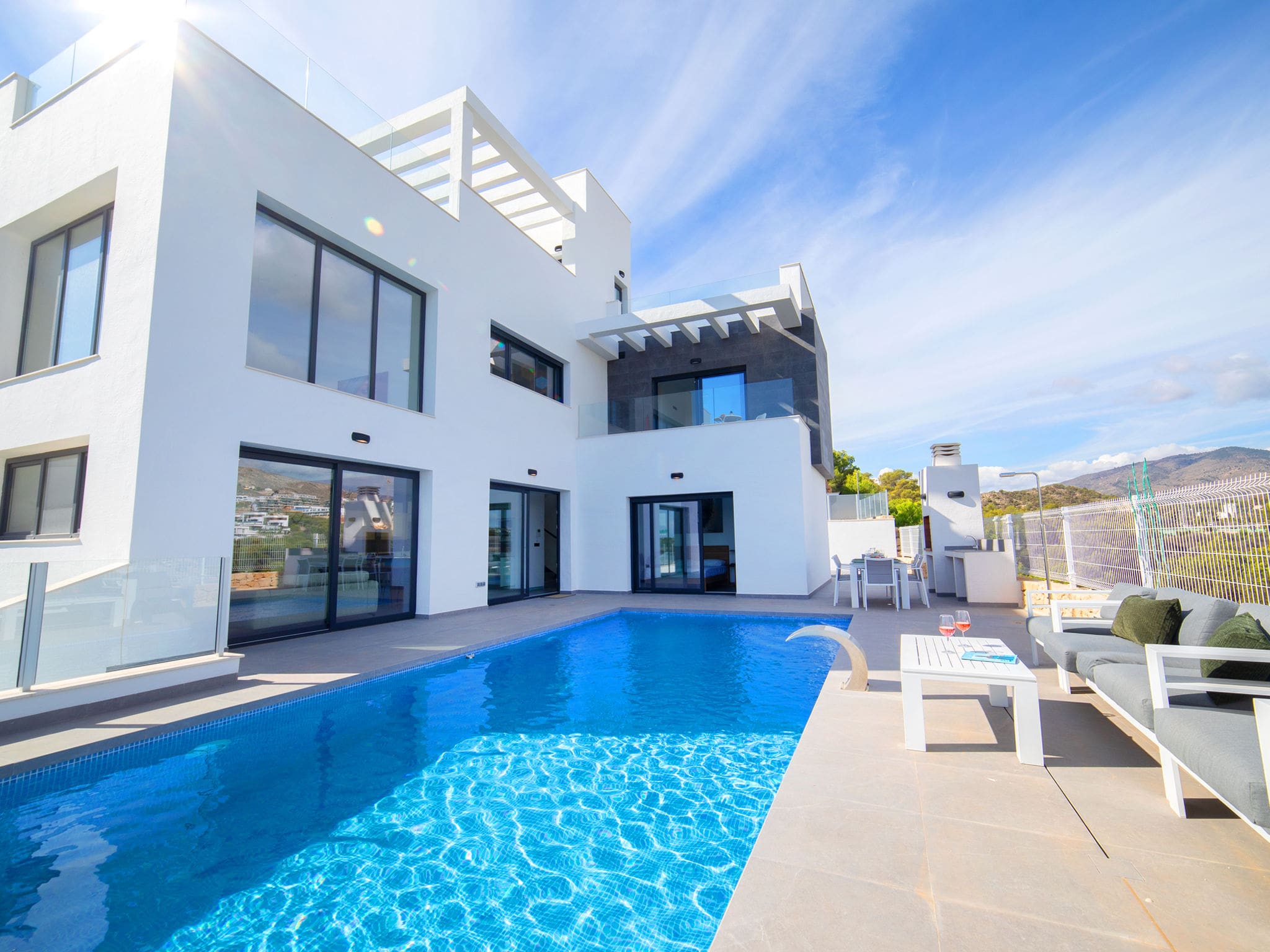 Villa Puig Benidorm: Contemporary 4-Bedroom Villa with Private Pool and Mountain Views in Finestrat Near Benidorm