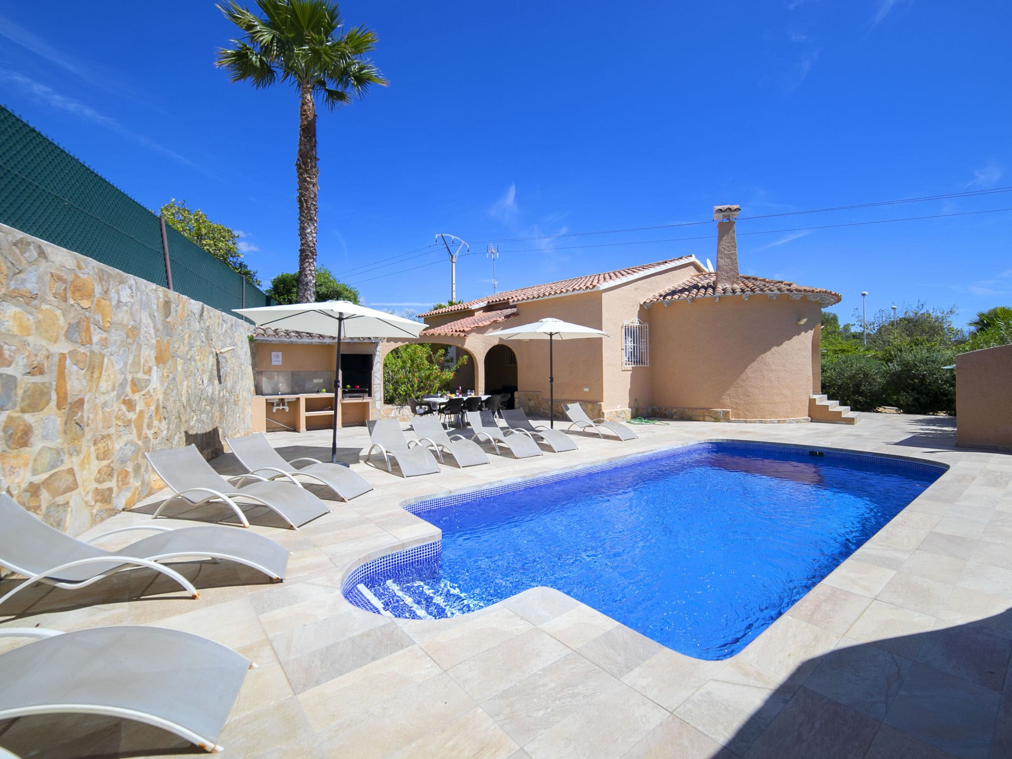 Villa Puig Calpe: Stylish 4-Bedroom Mediterranean Villa with Private Pool and Garden Near La Fossa Beach