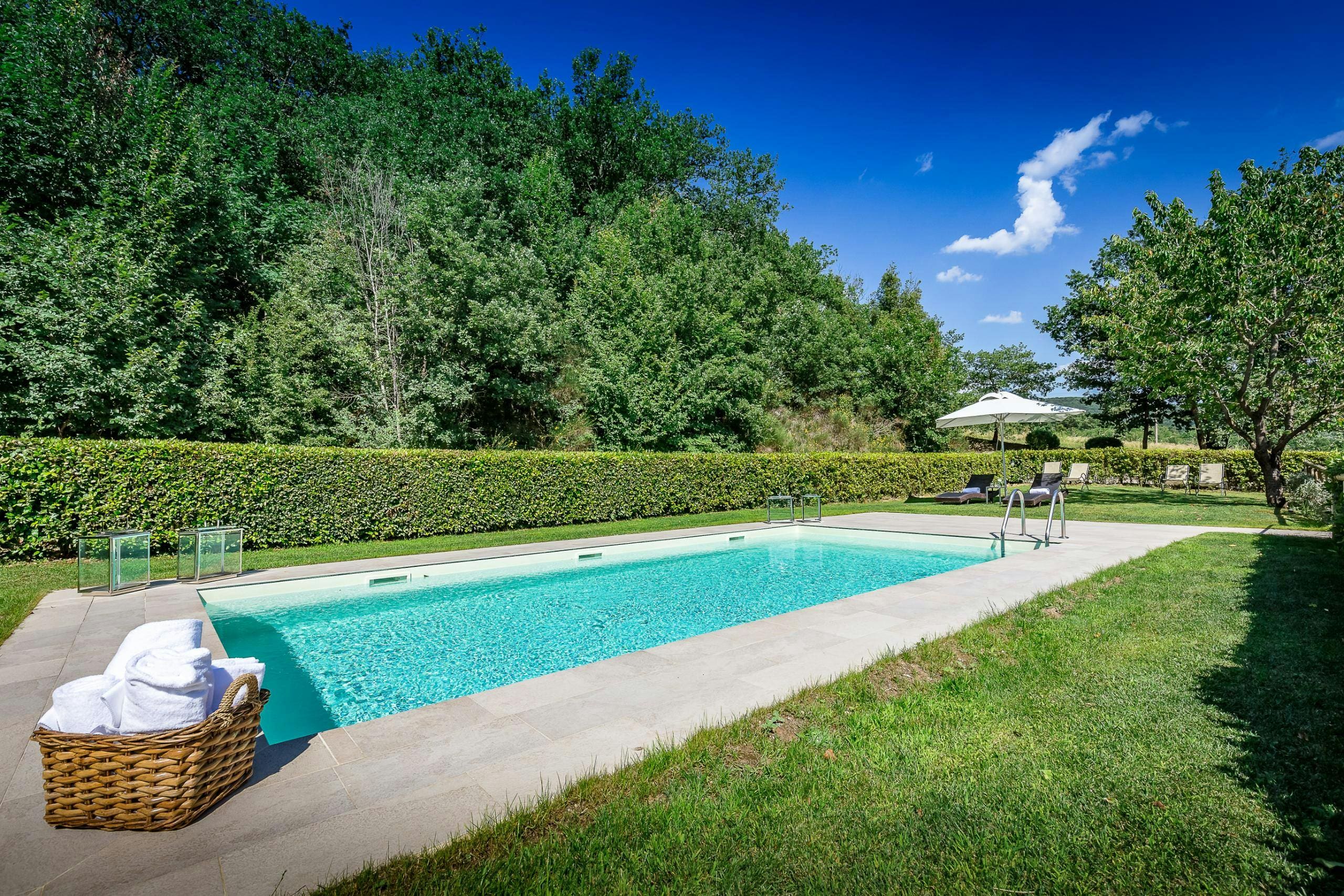 Villa Querceto Chianti: Luxury 6-Bedroom Villa with Swimming Pool, Chianti